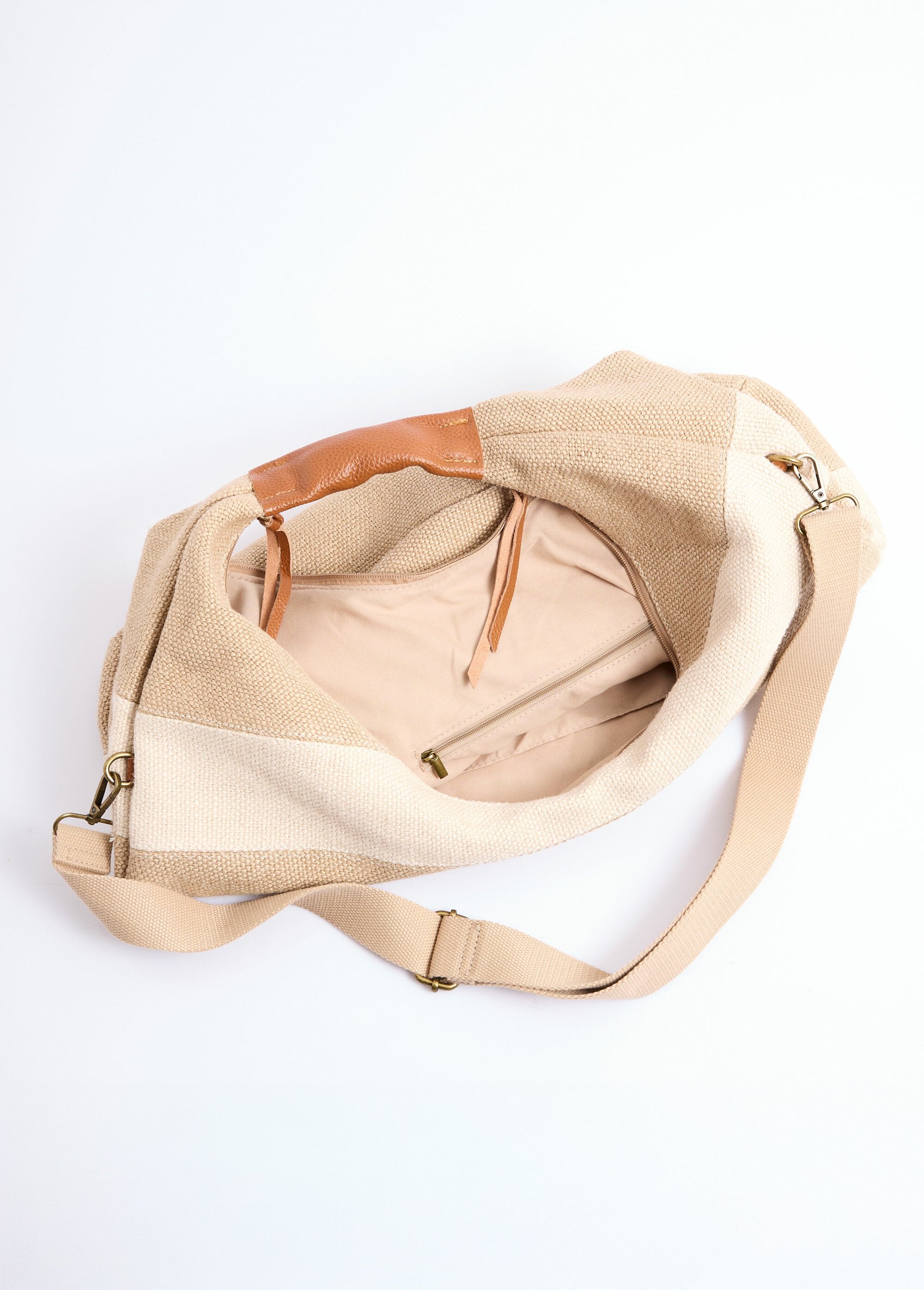 Bolso_tote_grande_de_yute_a_rayas_con_detalles_de_piel_Beige_DE2_slim