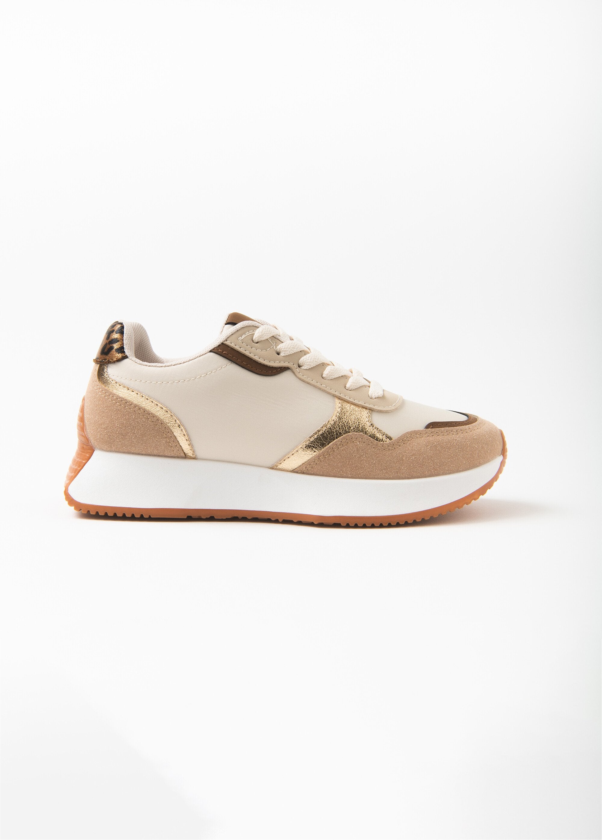 Zapatillas_de_suela_gruesa_con_detalles_iridiscentes_Blanco_y_leopardo_DR1_slim