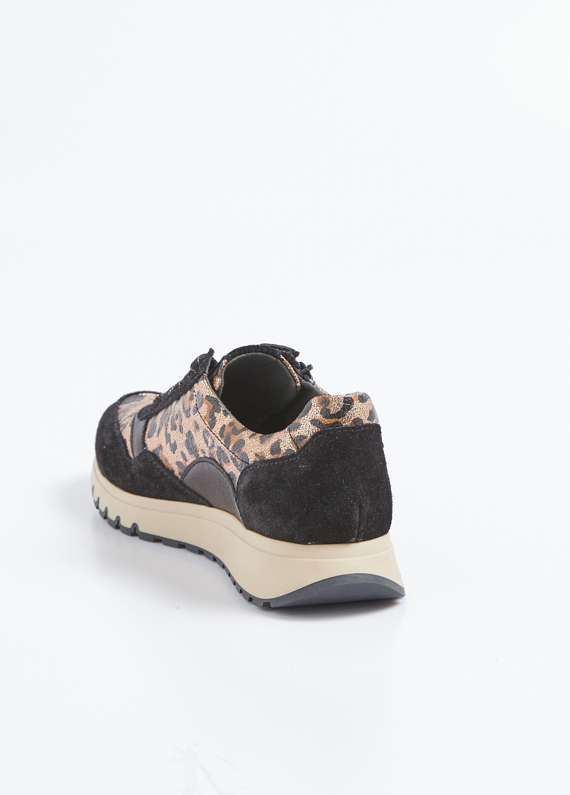 Zapatillas_deportivas_con_cremallera_y_ancho_confort_en_piel_y_estampado_animal_Negro_y_leopardo_DO1_slim