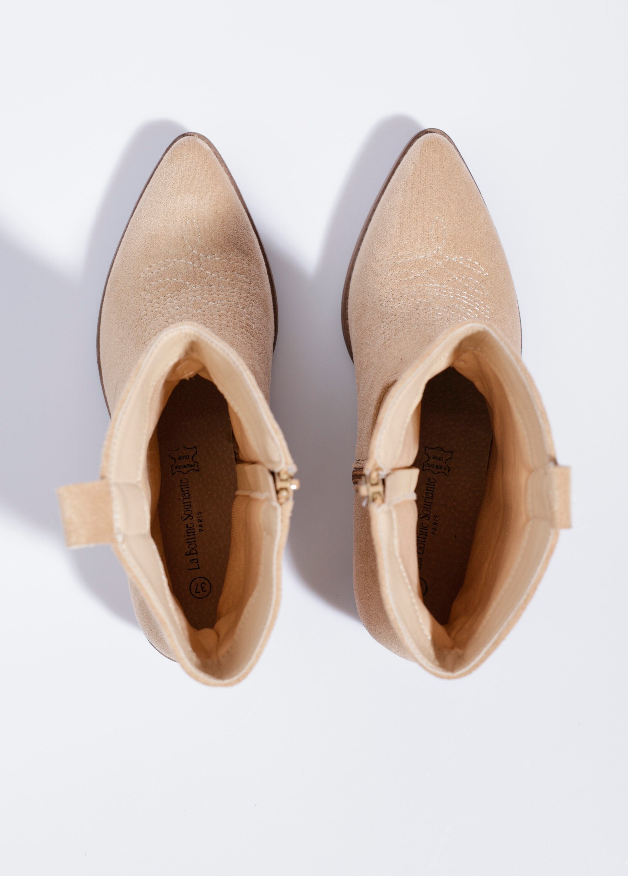 Botines_de_ante_con_tacón,_estilo_western_Beige_OV1_slim