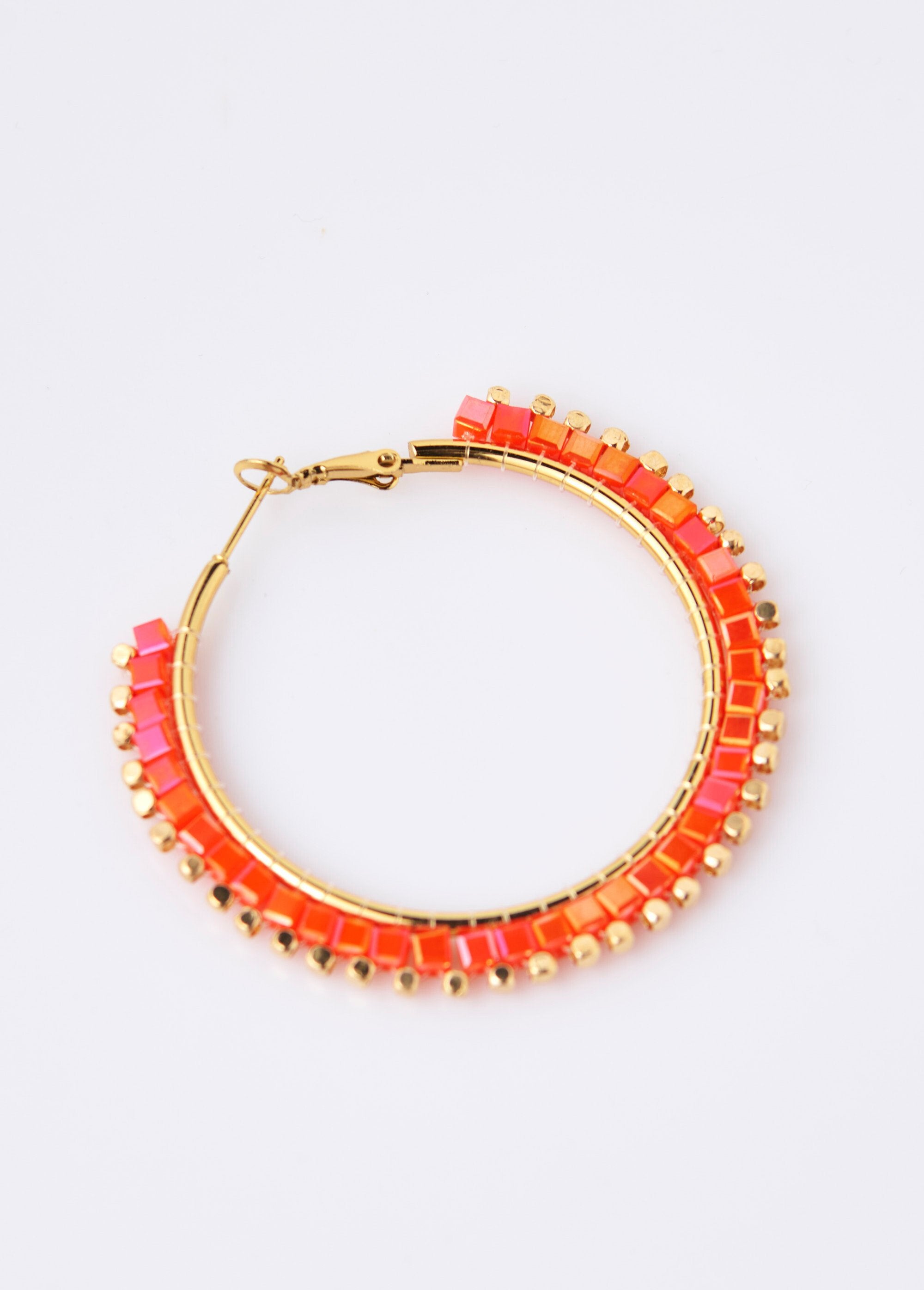 Pendientes_de_aro_de_acero_inoxidable_con_cuentas_de_vidrio_naranja_DE1_slim