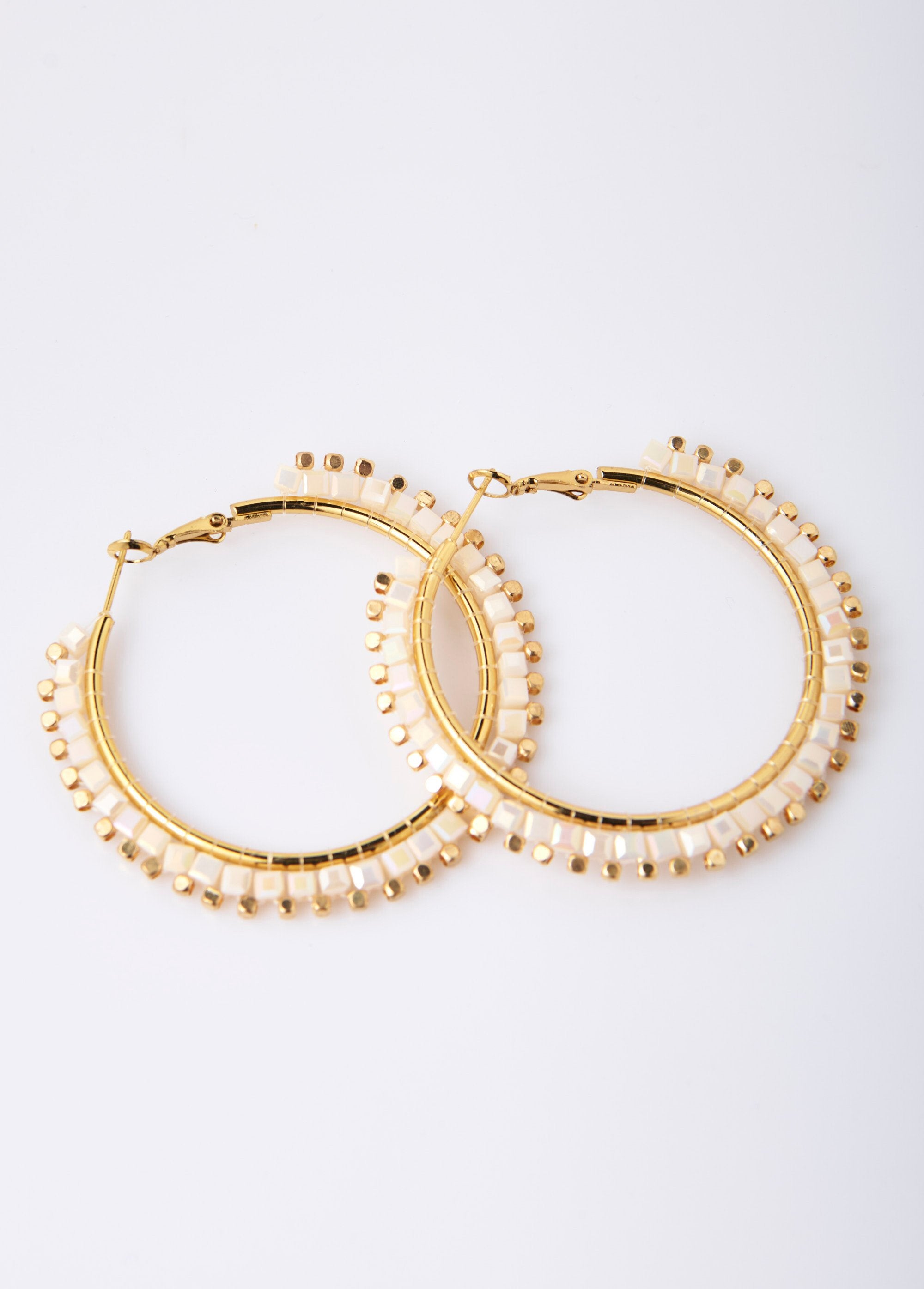 Pendientes_de_aro_de_acero_inoxidable_con_cuentas_de_vidrio_Crudo_FA1_slim