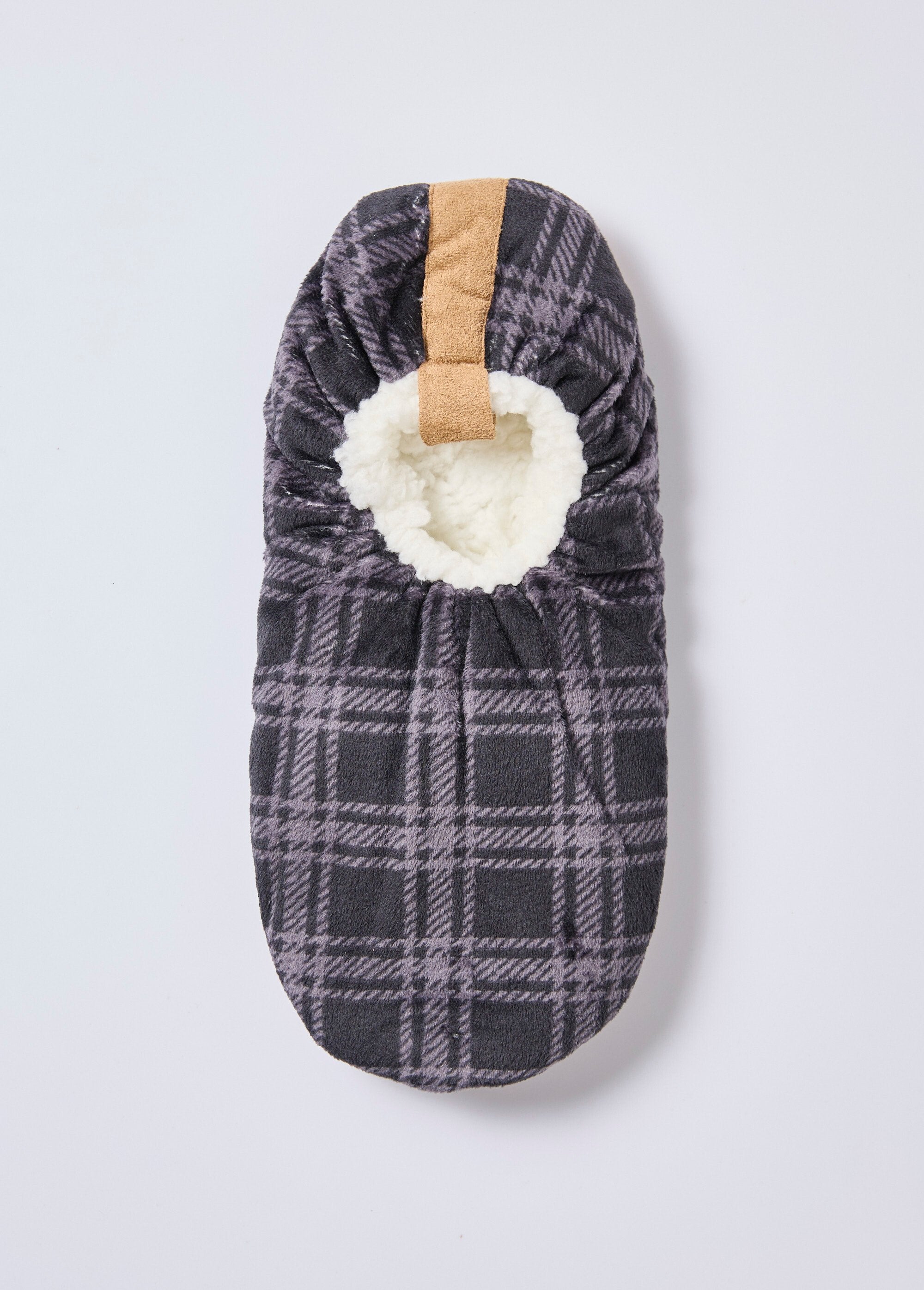 Pantuflas_cálidas_con_forro_de_sherpa_Azulejos_negros_OV1_slim