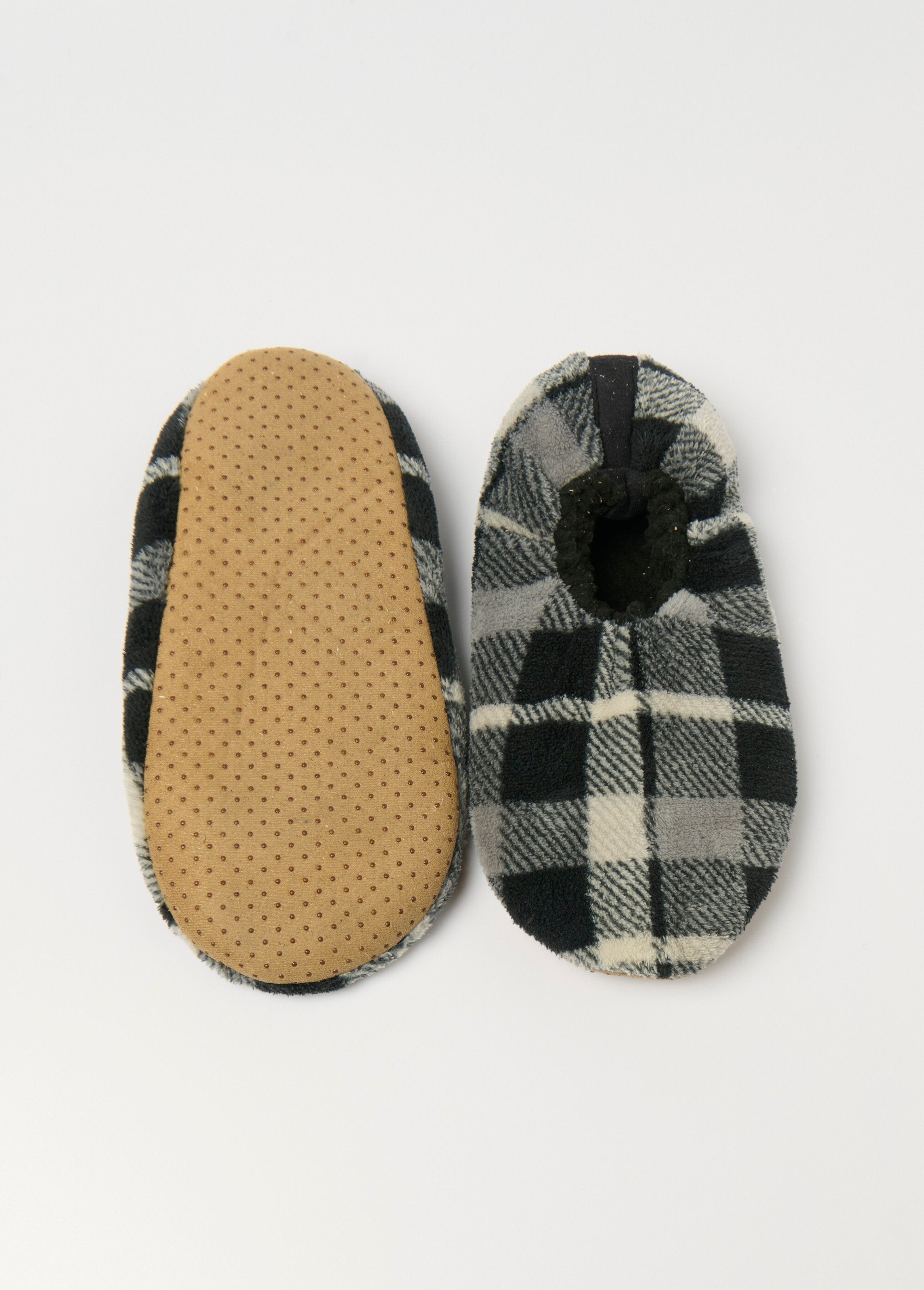 Pantuflas_cálidas,_antideslizantes_y_forradas._Azulejos_grises_UN1_slim