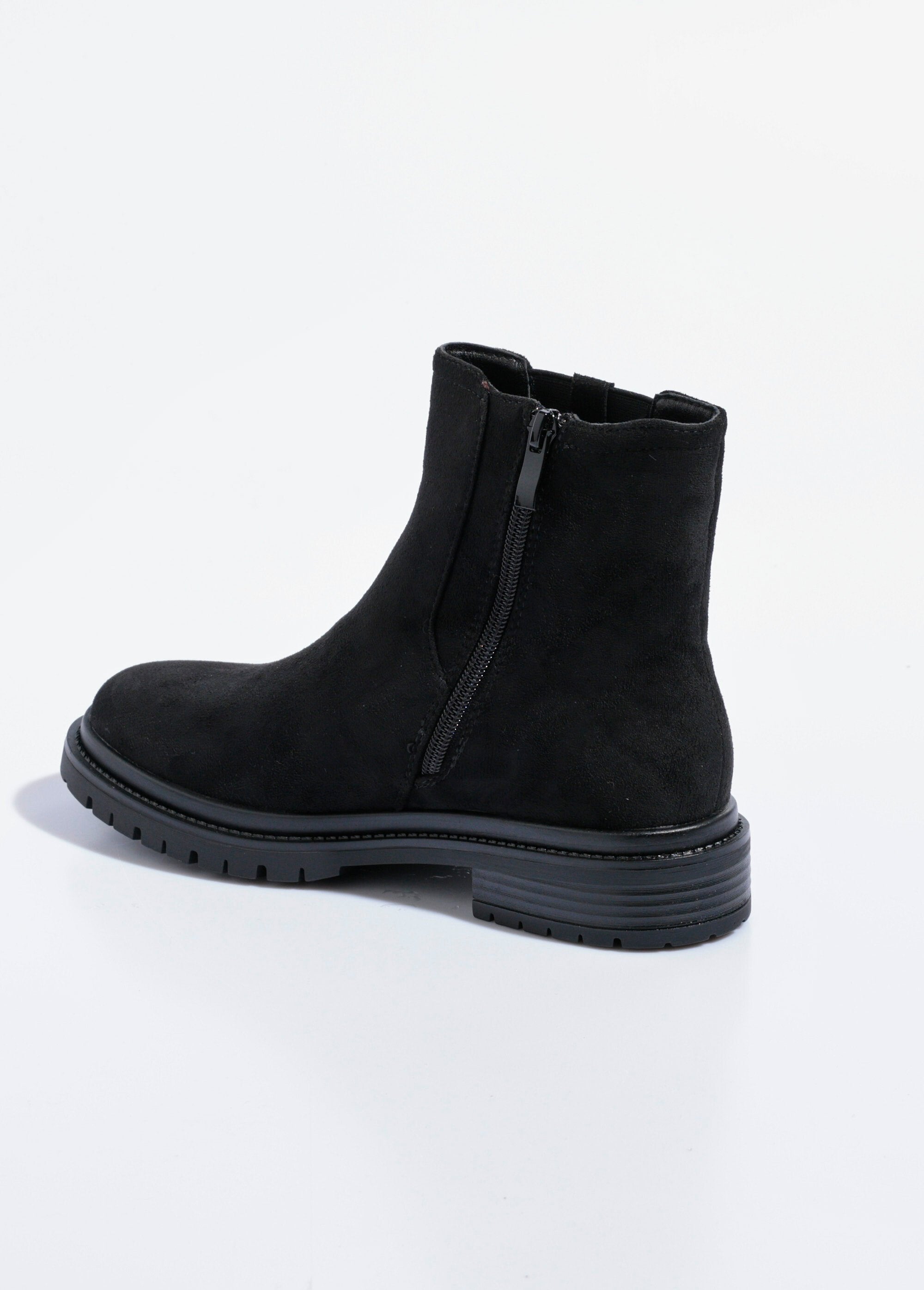 Botas_Chelsea_con_suela_dentada_Negro_DO1_slim
