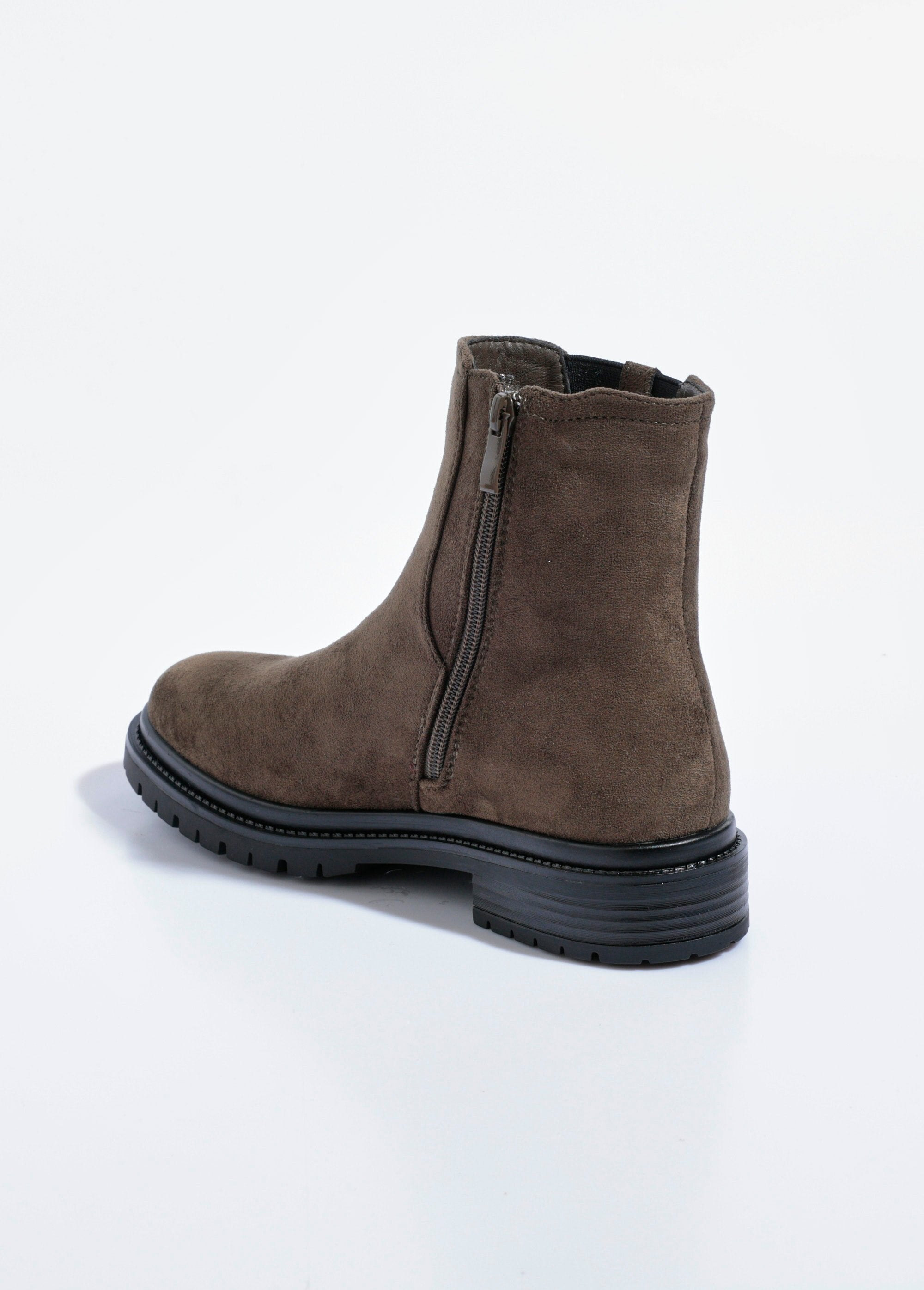 Botas_Chelsea_con_suela_dentada_Caqui_DO1_slim