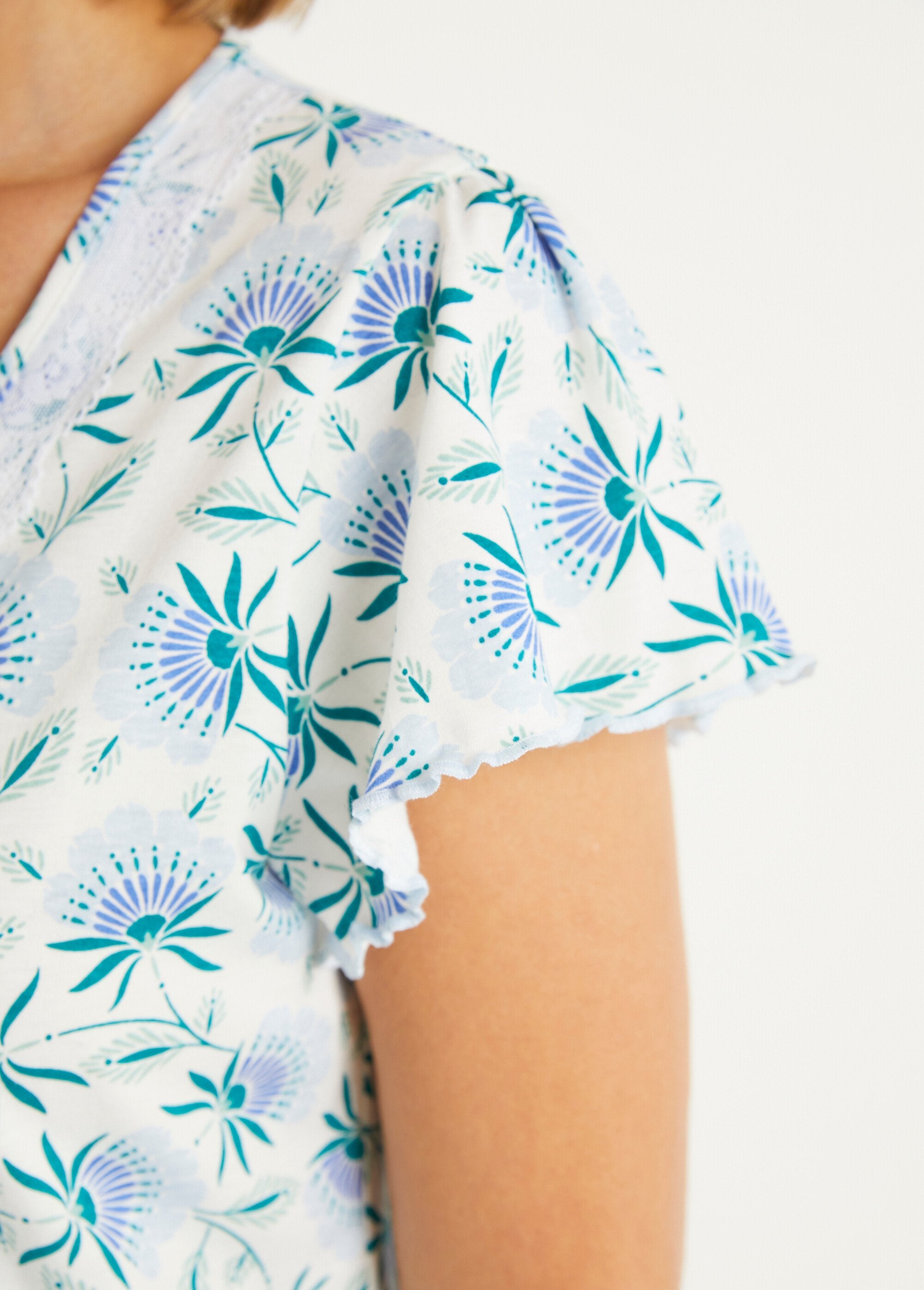 Camisón_largo_medio_de_encaje_floral_de_algodón_Azul_DE2_slim