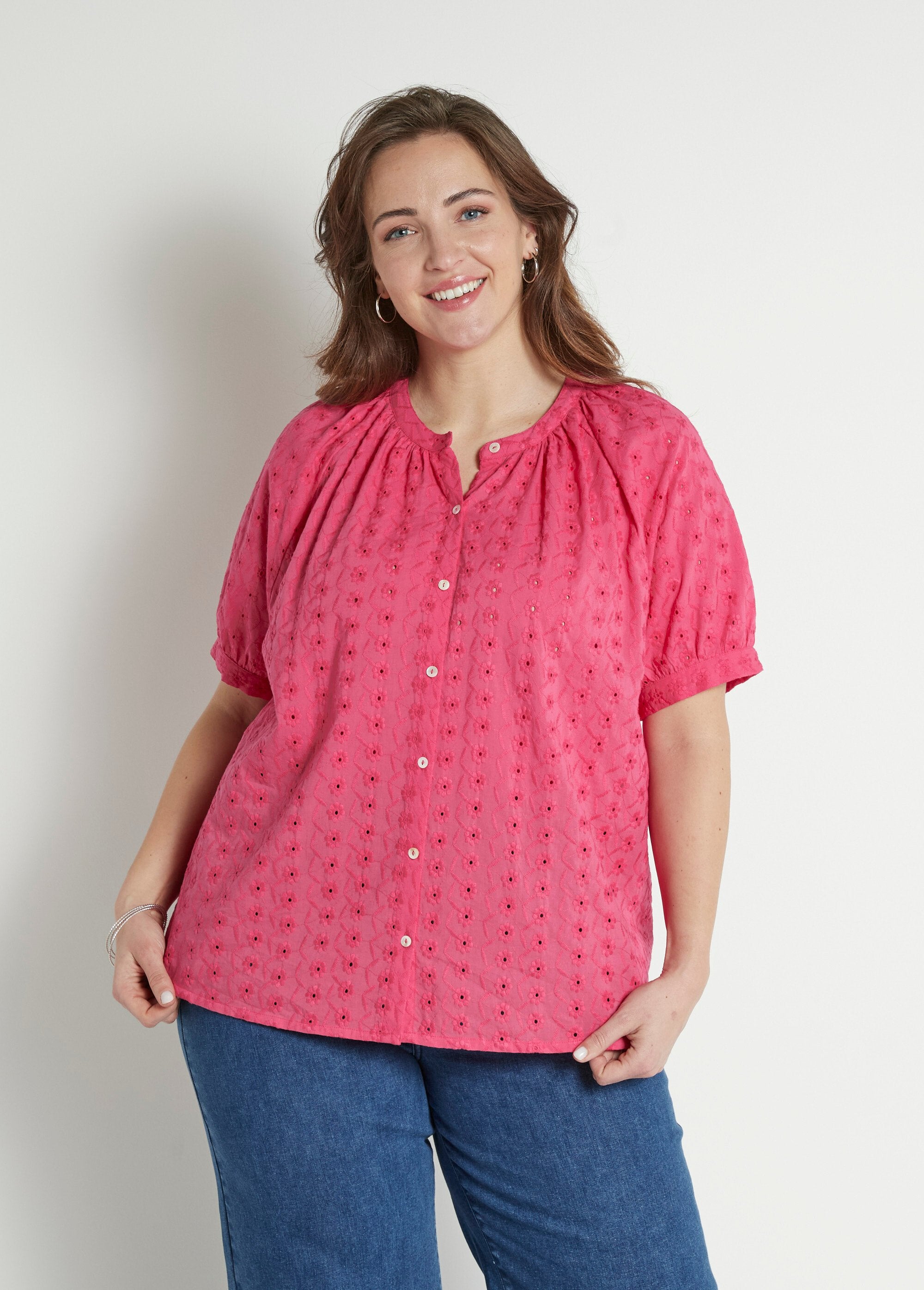 Blusa_holgada_de_algodón_bordada_sin_cuello_Fucsia_FA1_curvy