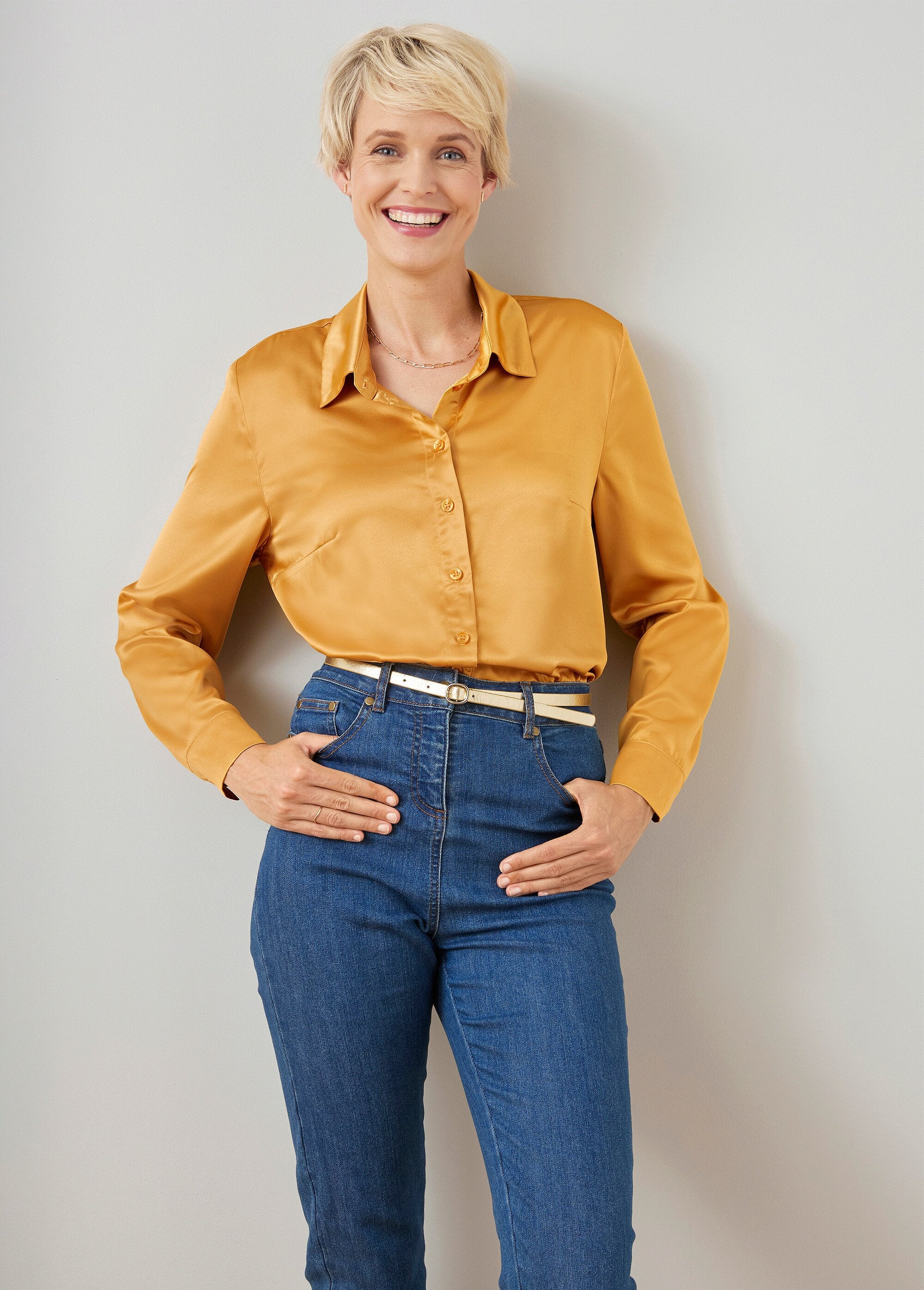 Blusa_de_manga_larga,_lisa_o_estampada_Amarillo_ocre_FA1_slim