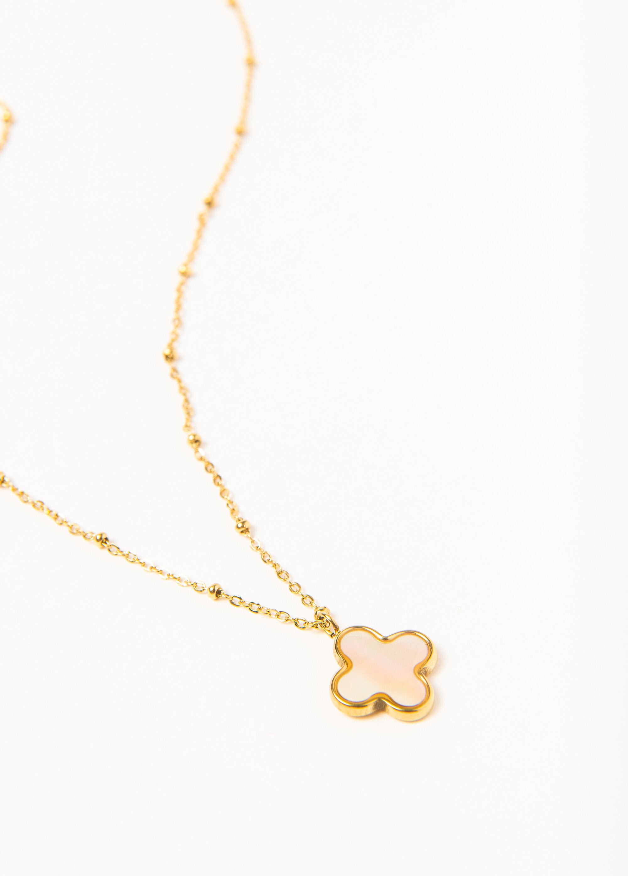 Collar_de_acero_con_colgante_de_nácar_Dorado_DE1_slim