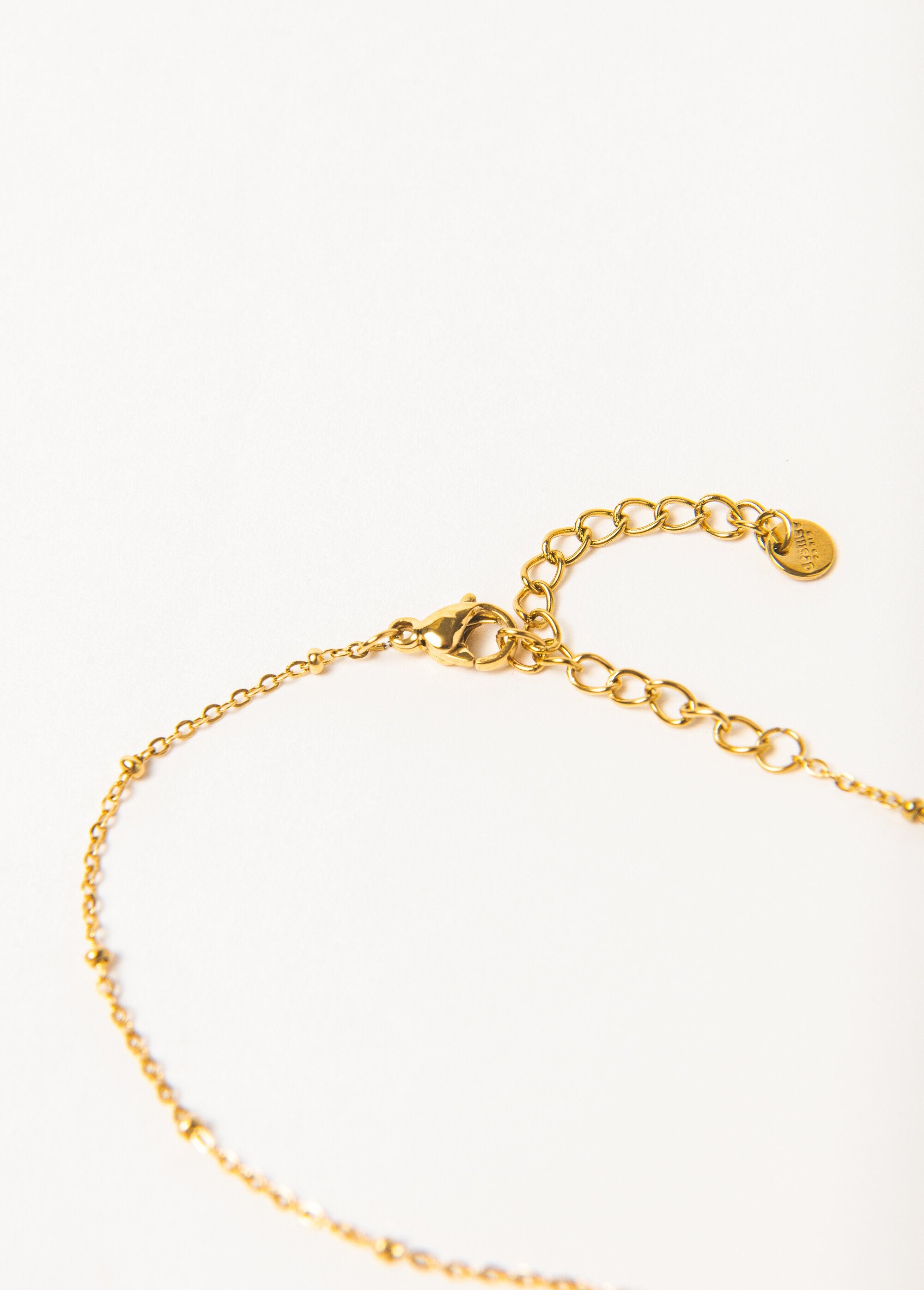 Collar_de_acero_con_colgante_de_nácar_Dorado_DE3_slim