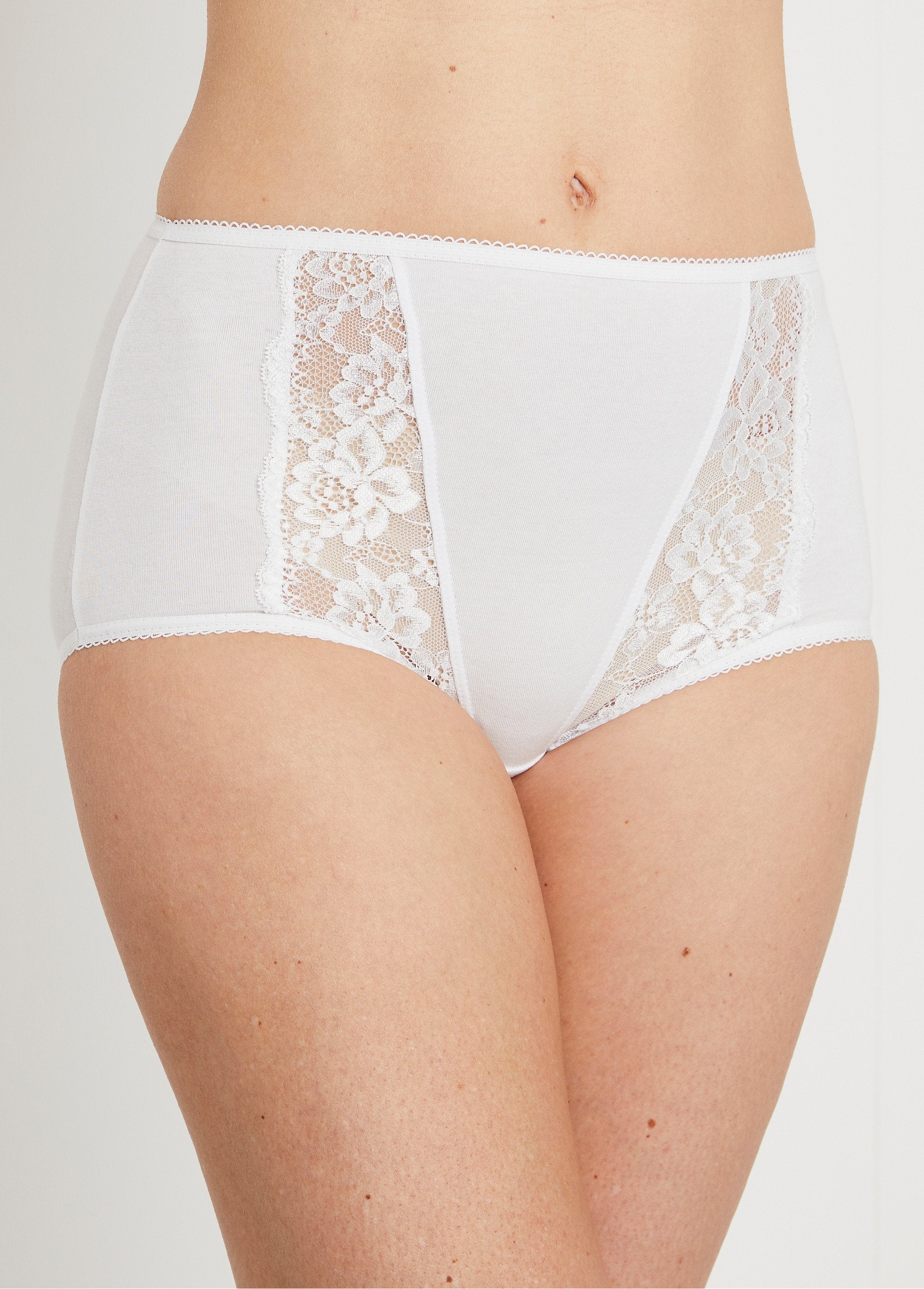 Braguita_de_cintura_alta_con_detalles_de_encaje_lote_blanco_3_FA1_slim