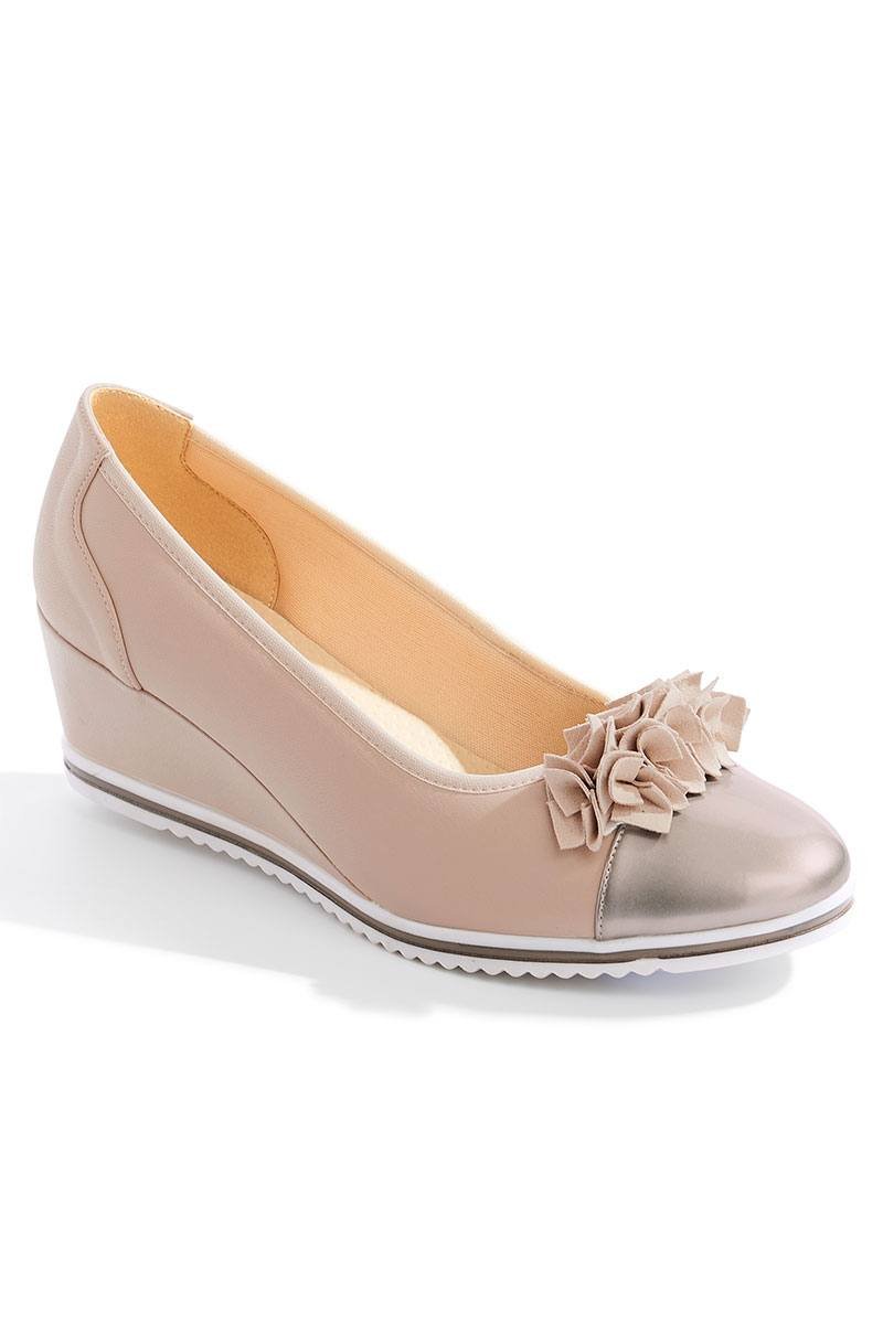 Escote_de_fantasía_con_puntas_nacaradas_Beige_FA1_slim