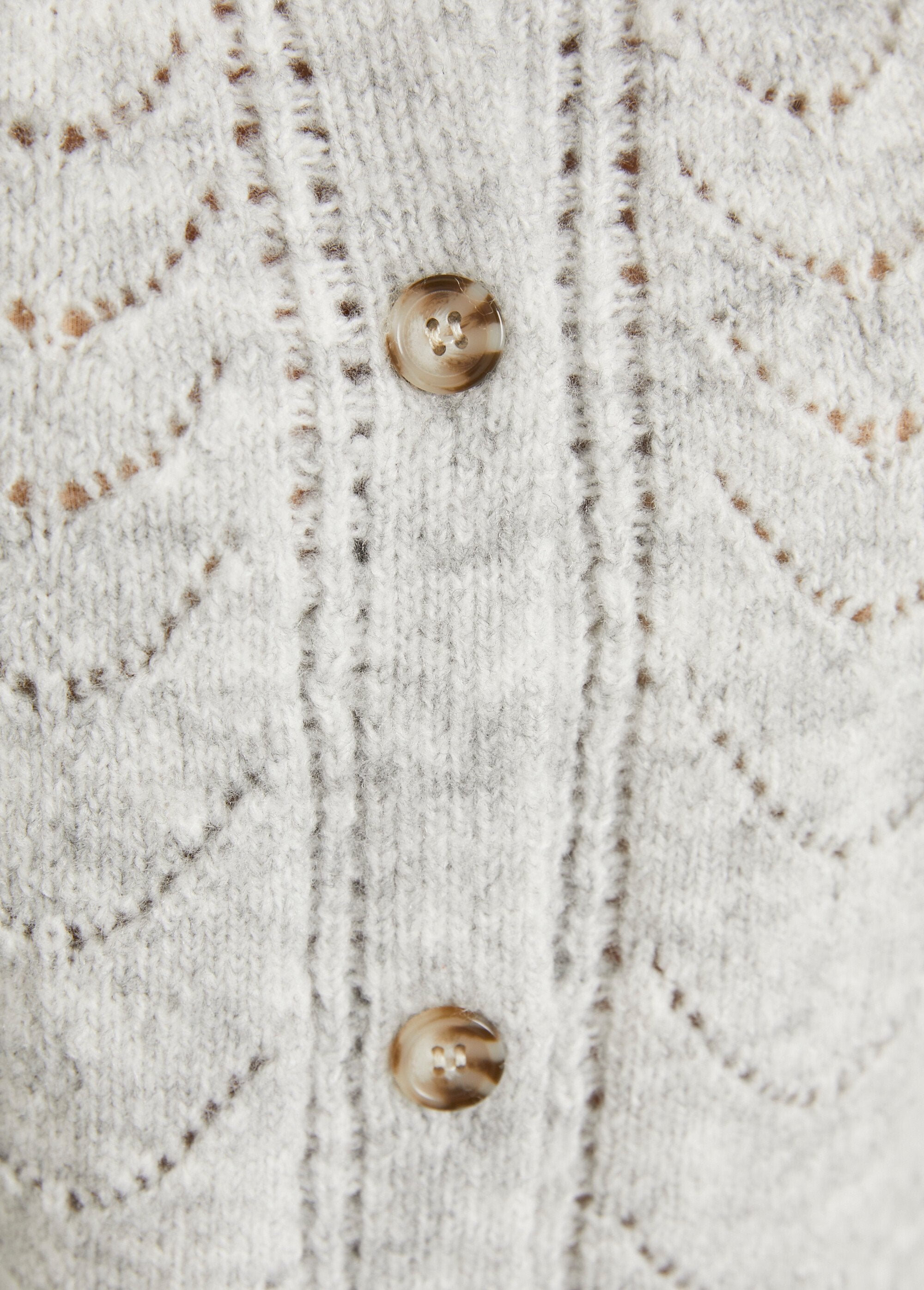 Cárdigan_abotonado_de_cuello_redondo_con_detalle_de_vainica_Gris_jaspeado_DE3_slim