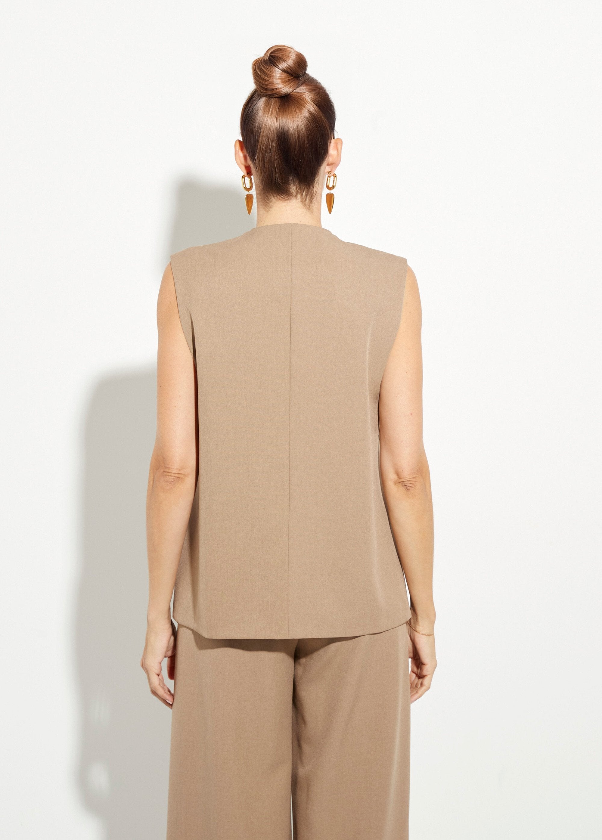 Chaleco_de_traje_sin_mangas_con_botones_laterales_Beige_DO1_slim