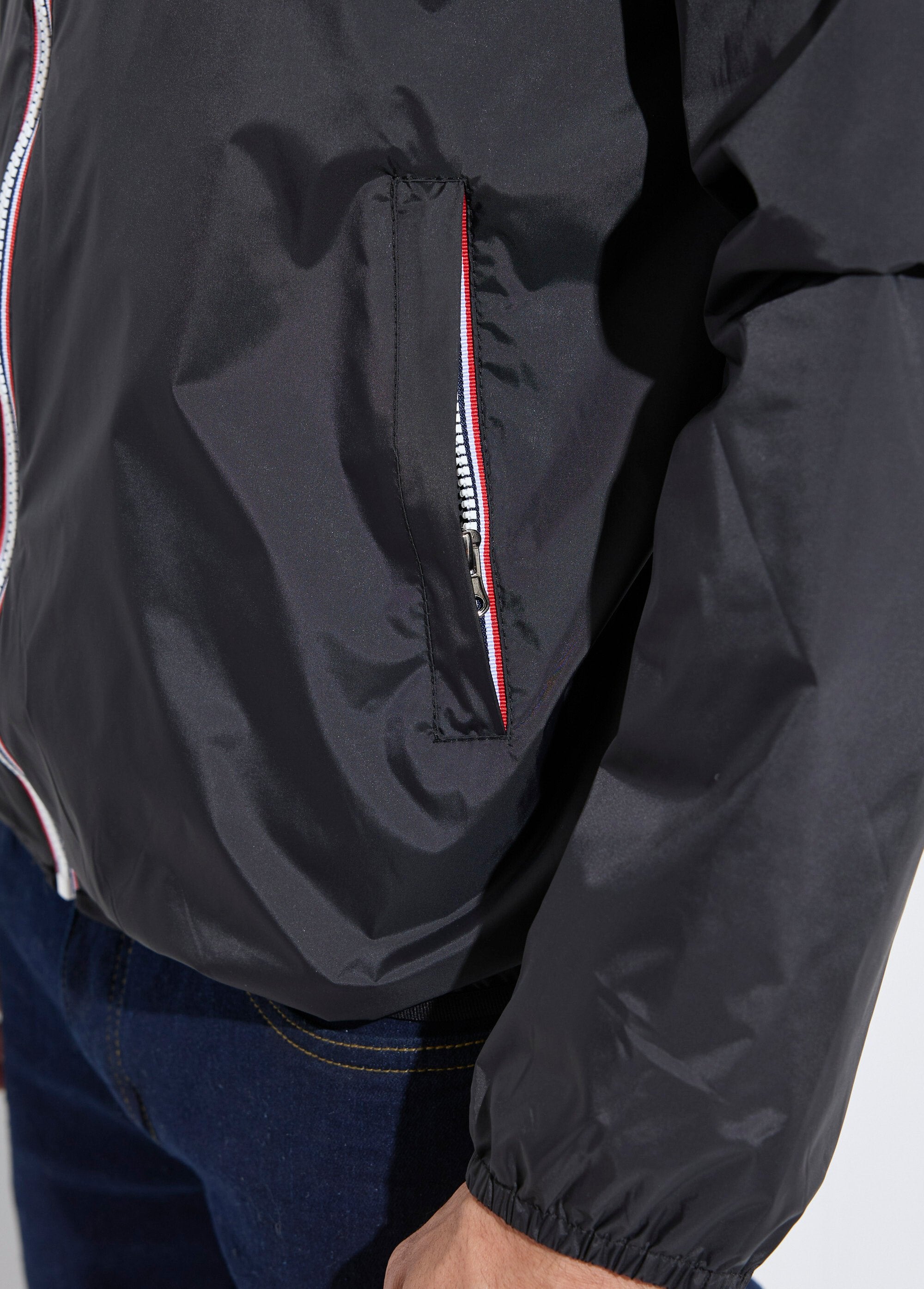 Parka_corta_impermeable_de_moda_Negro_DE2_slim
