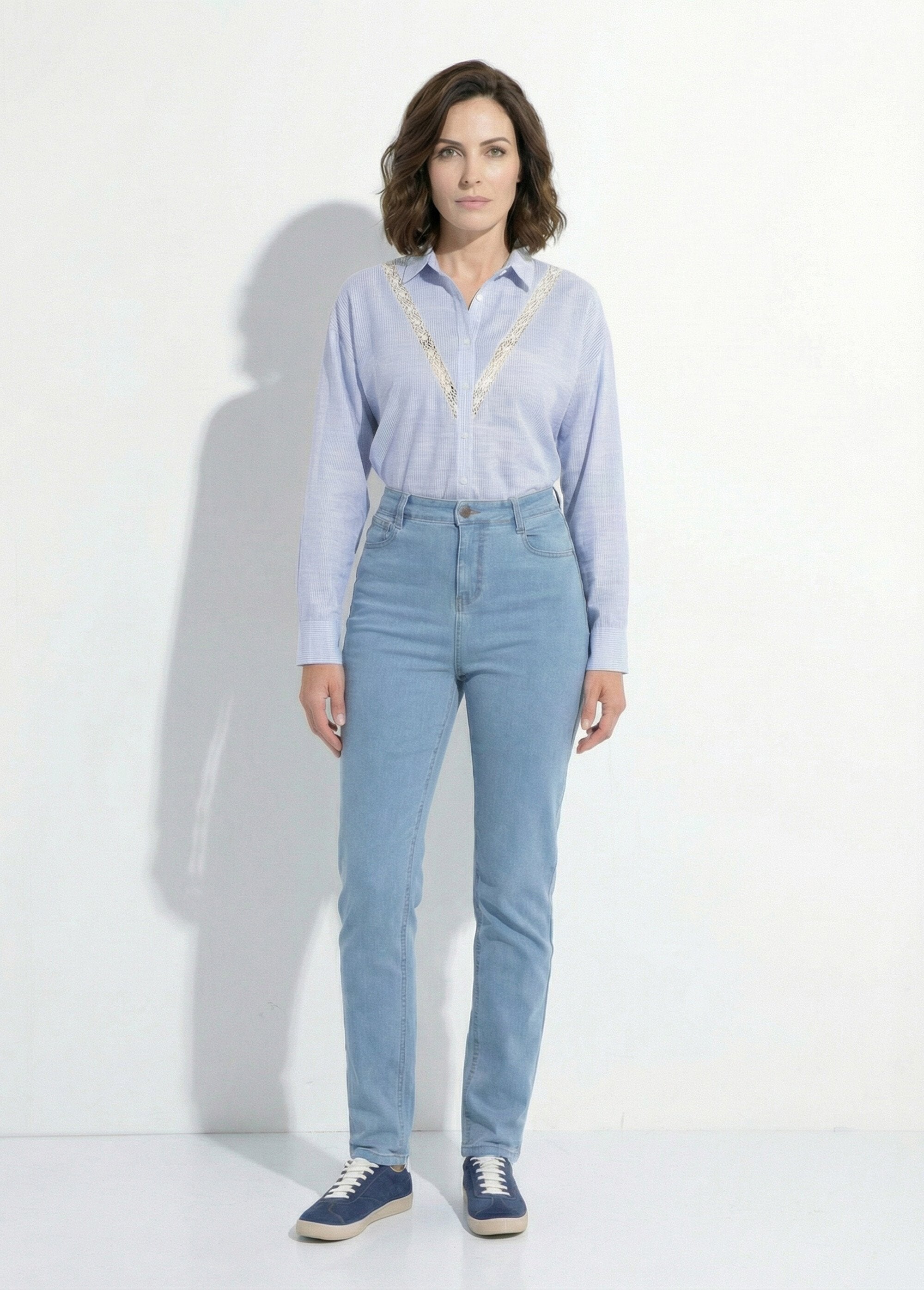 Vaqueros_rectos_de_cintura_alta_Blanqueado_SF1_slim