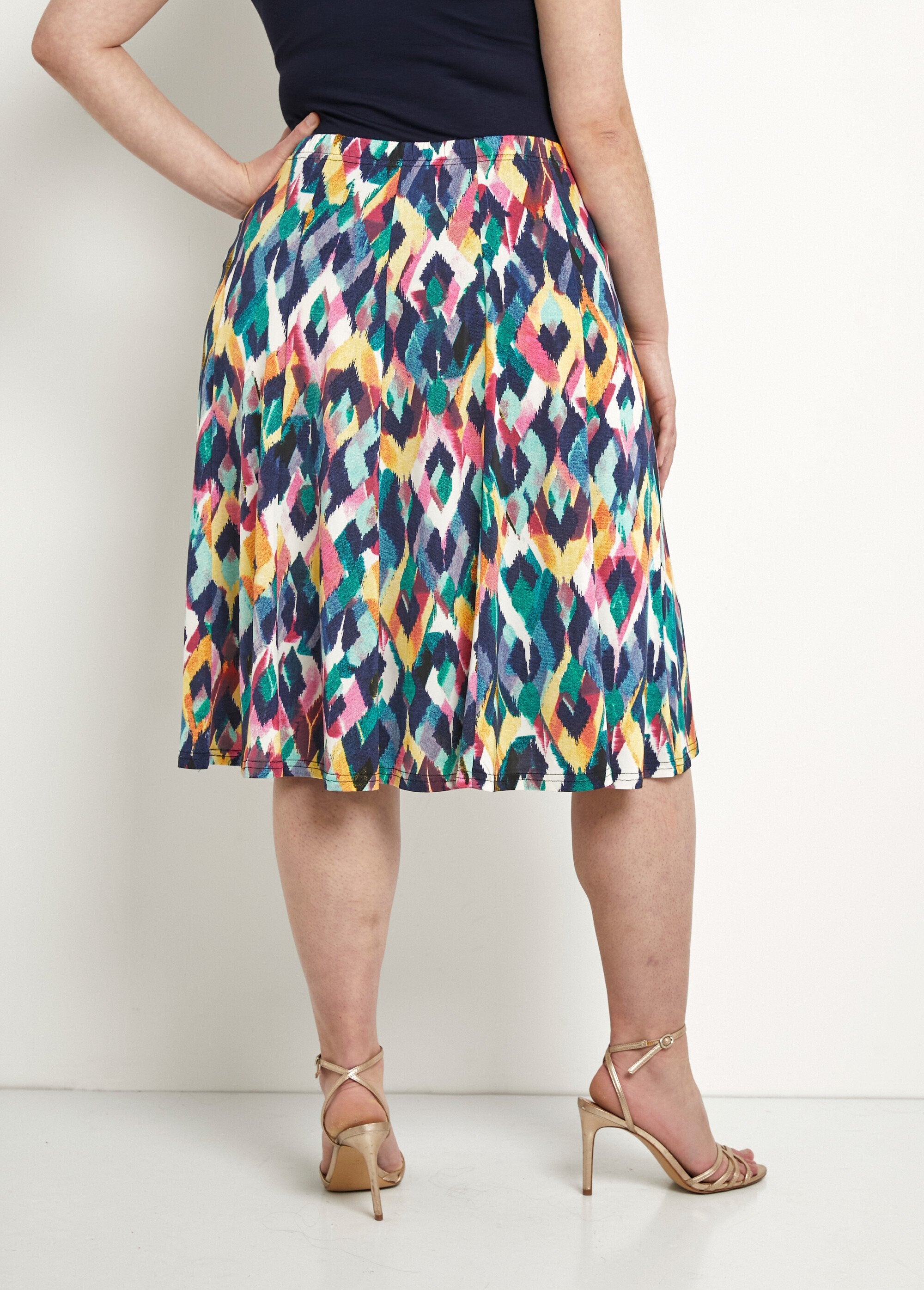 Falda_midi_evasé_estampada_Multicolor_DO1_curvy