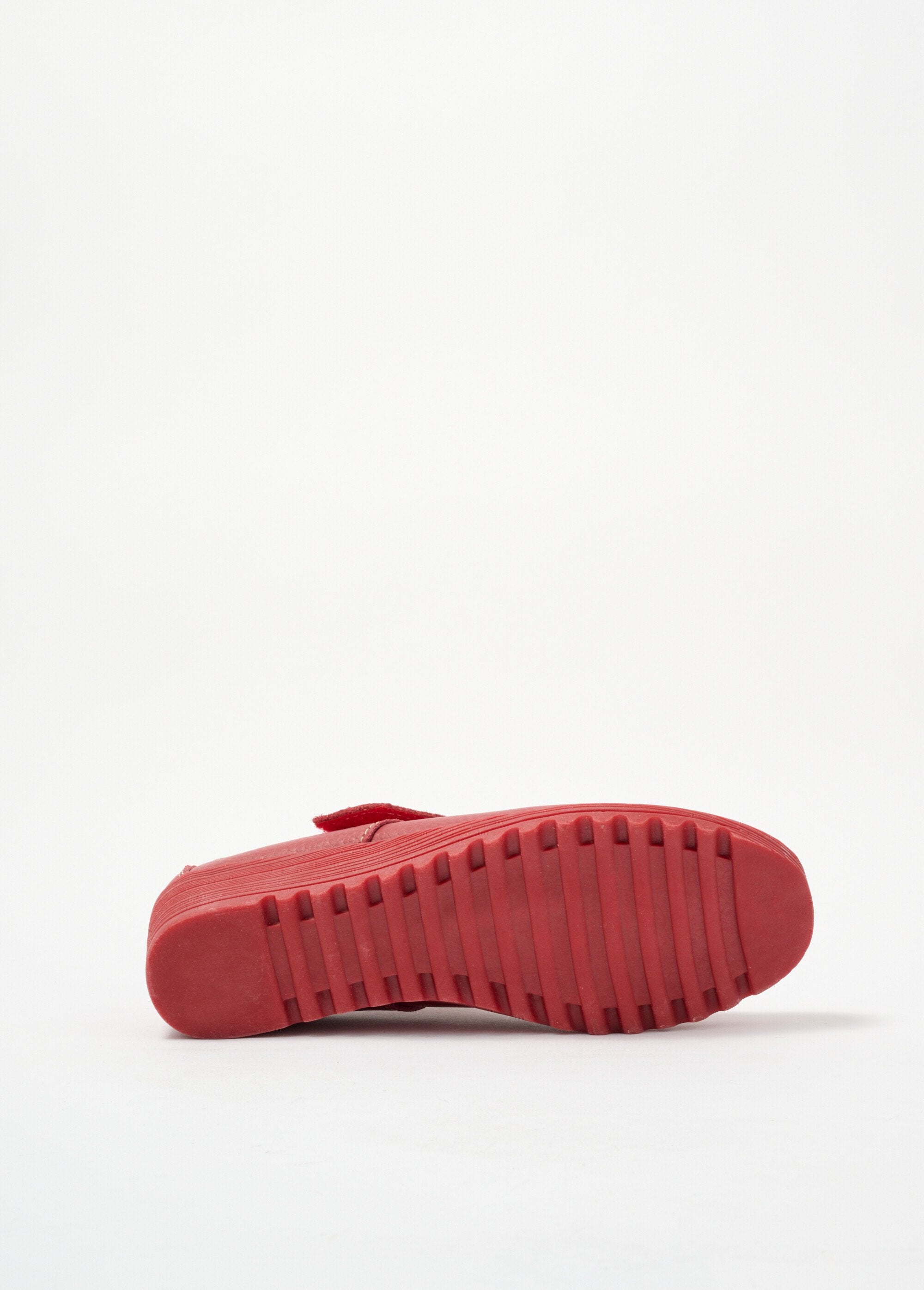 Sandalias_de_piel_perforada_con_cierre_de_velcro_Rojo_UN1_slim