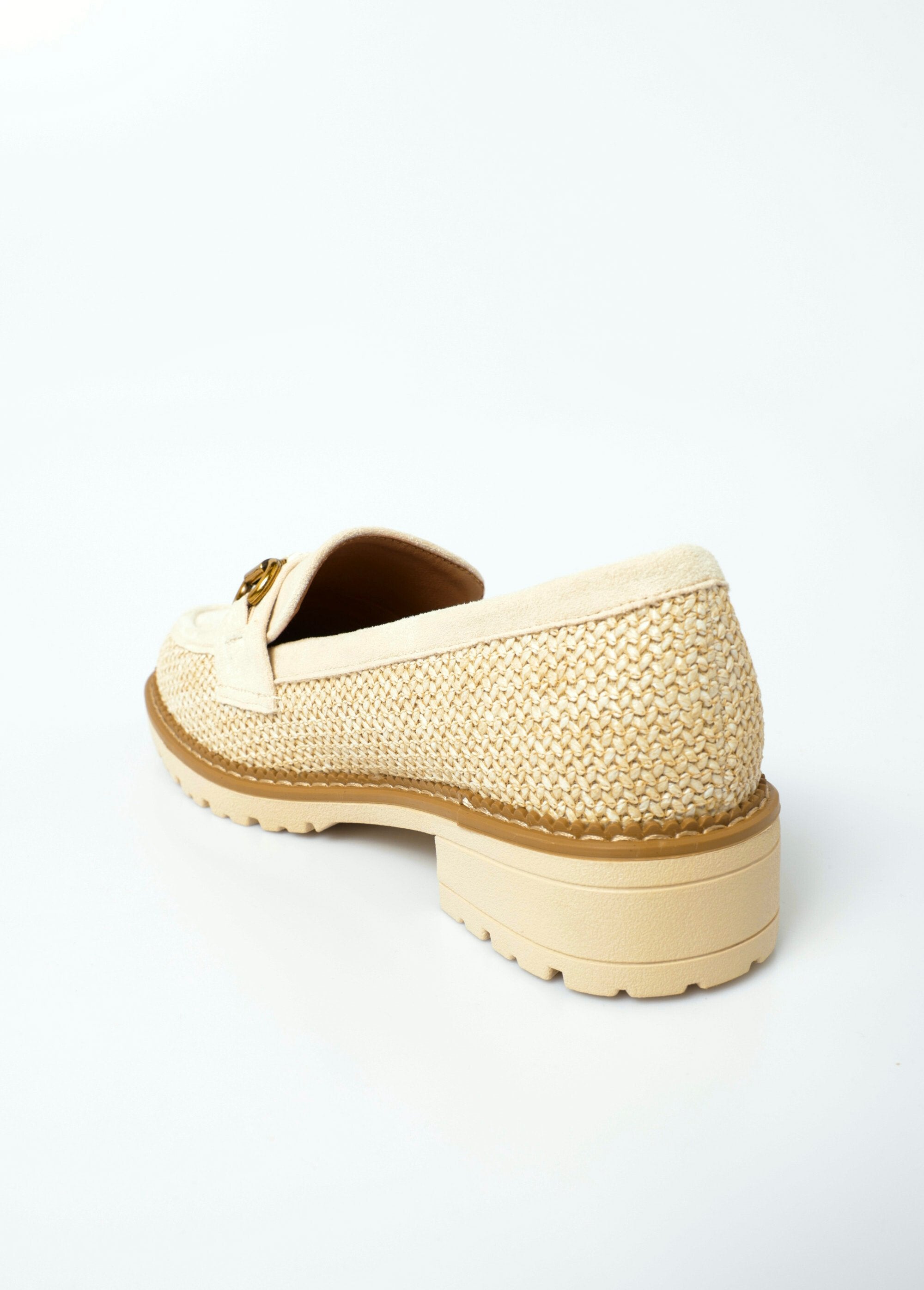 Mocasín_bimaterial_con_efecto_tejido_y_ante_Beige_DO1_slim