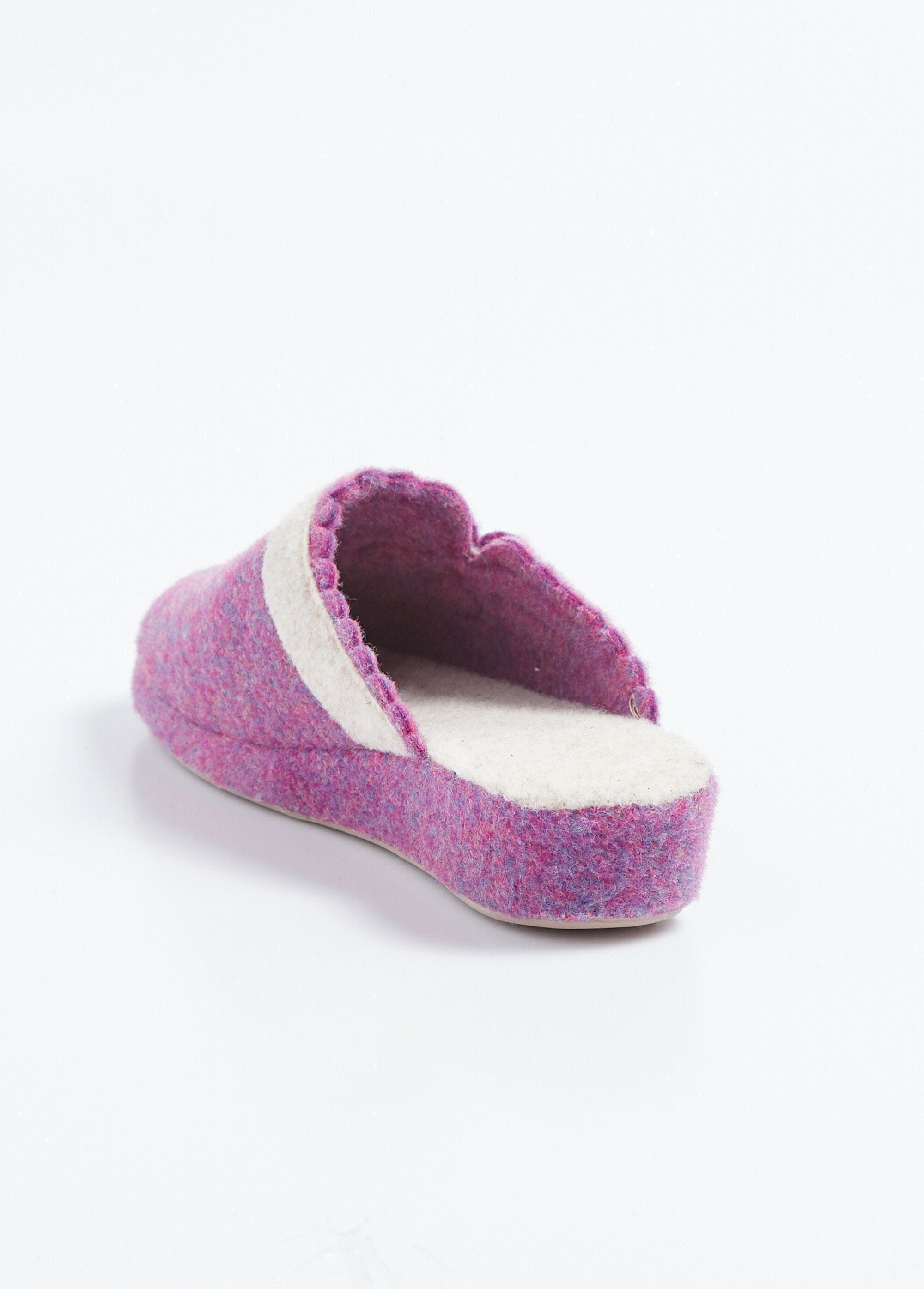 Mules_de_fieltro_con_aplicación_floral._Parma_DO1_slim