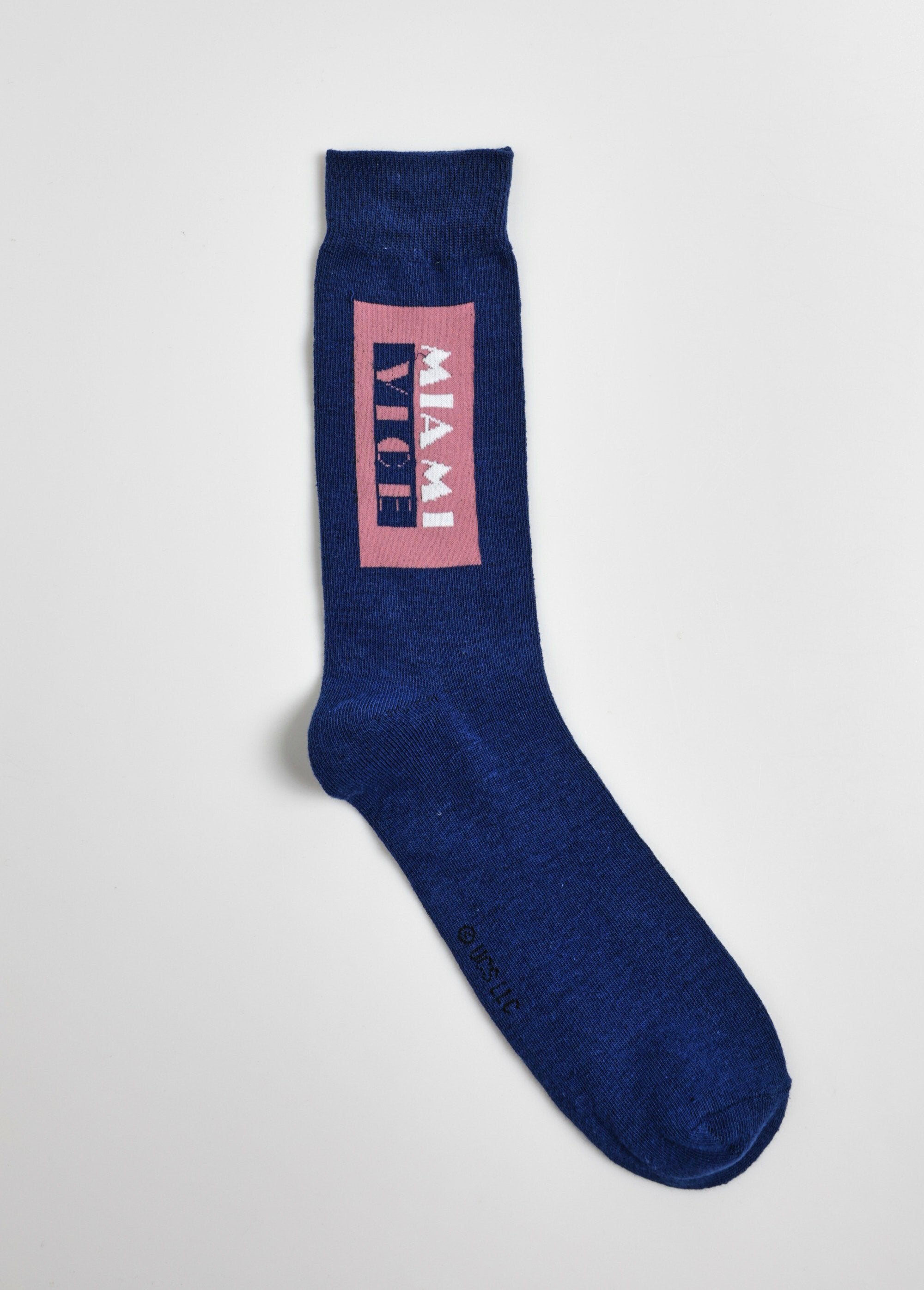Par_de_calcetines_con_licencia_de_Miami_Vice_azul_y_rosa_DE1_slim