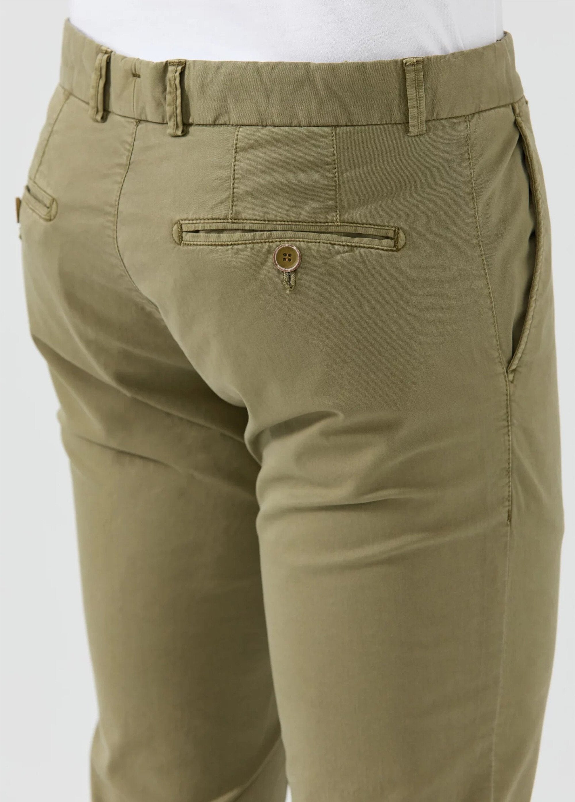 Pantalones_chinos_de_lona_con_bolsillos_italianos_Caqui_DO1_slim