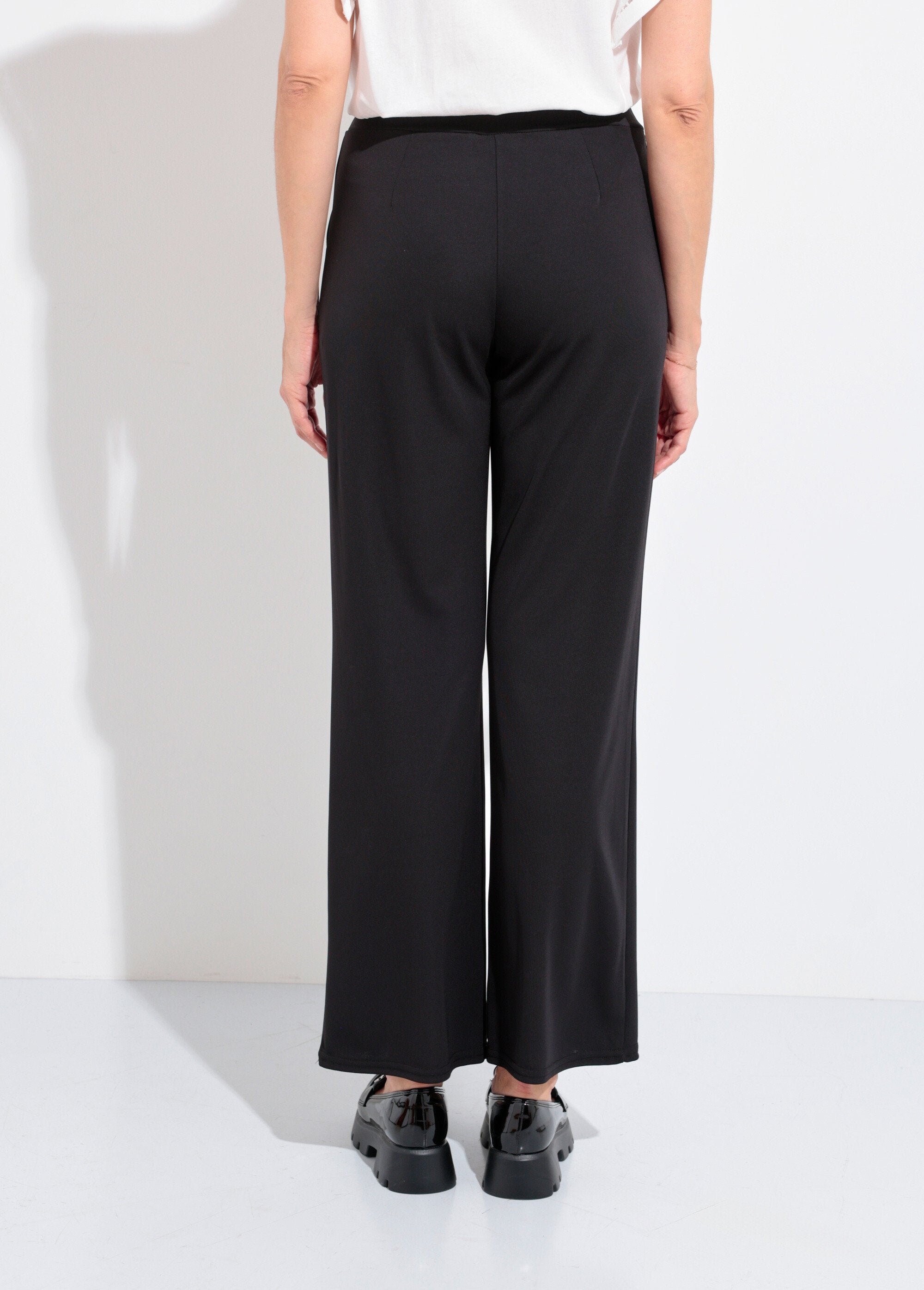 Pantalones_elásticos_fluidos_con_cinturón_Negro_DO1_slim