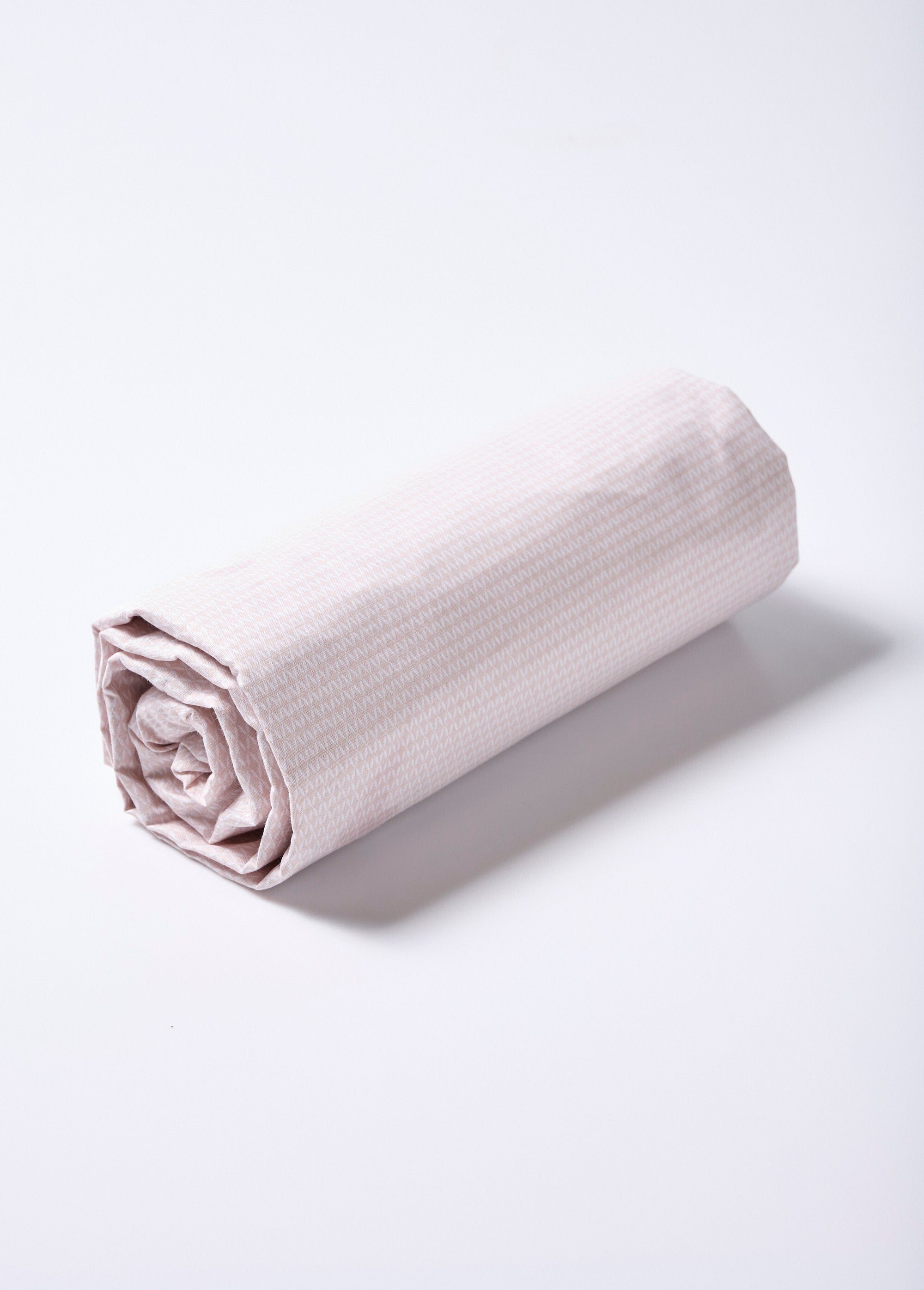 Juego_de_cama_de_4_piezas_con_sábana_encimera,_camelias_Gris_DE3_slim