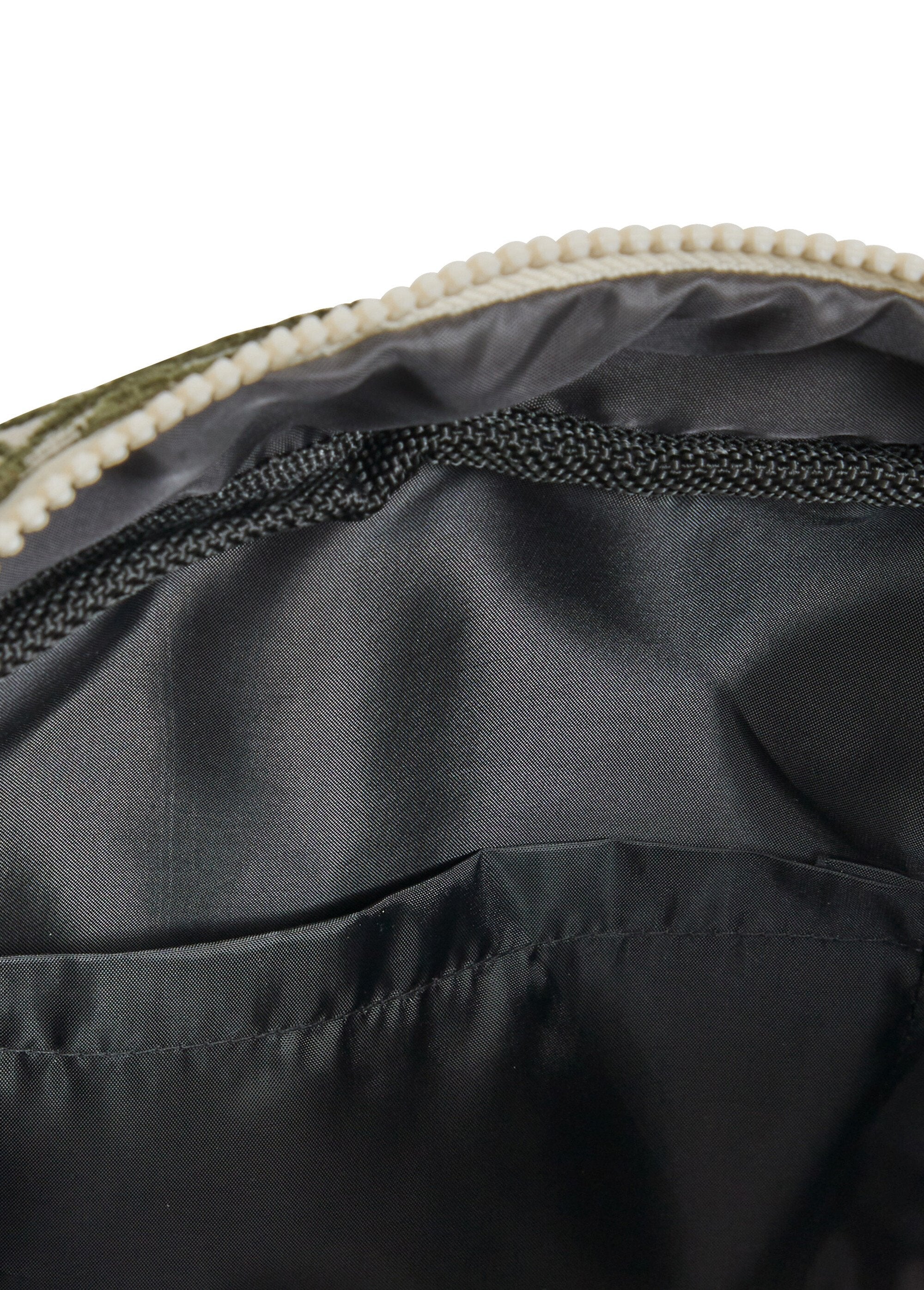 Petite_trousse_de_toilette_tissu_texturé_Vert_DE2_slim