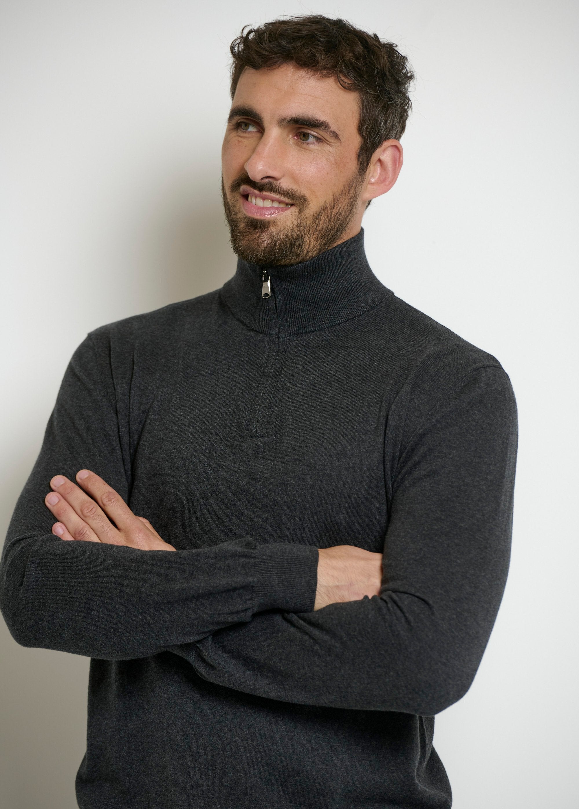 Suéter_camionero_con_cremallera_en_contraste_Gris_DE1_slim