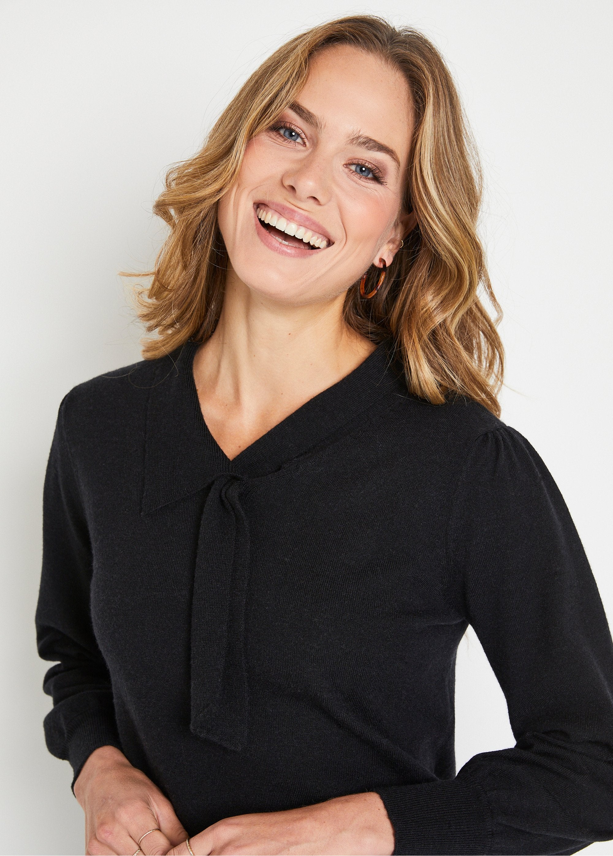 Jersey_de_mezcla_de_lana_con_cuello_anudado_Negro_DE1_slim