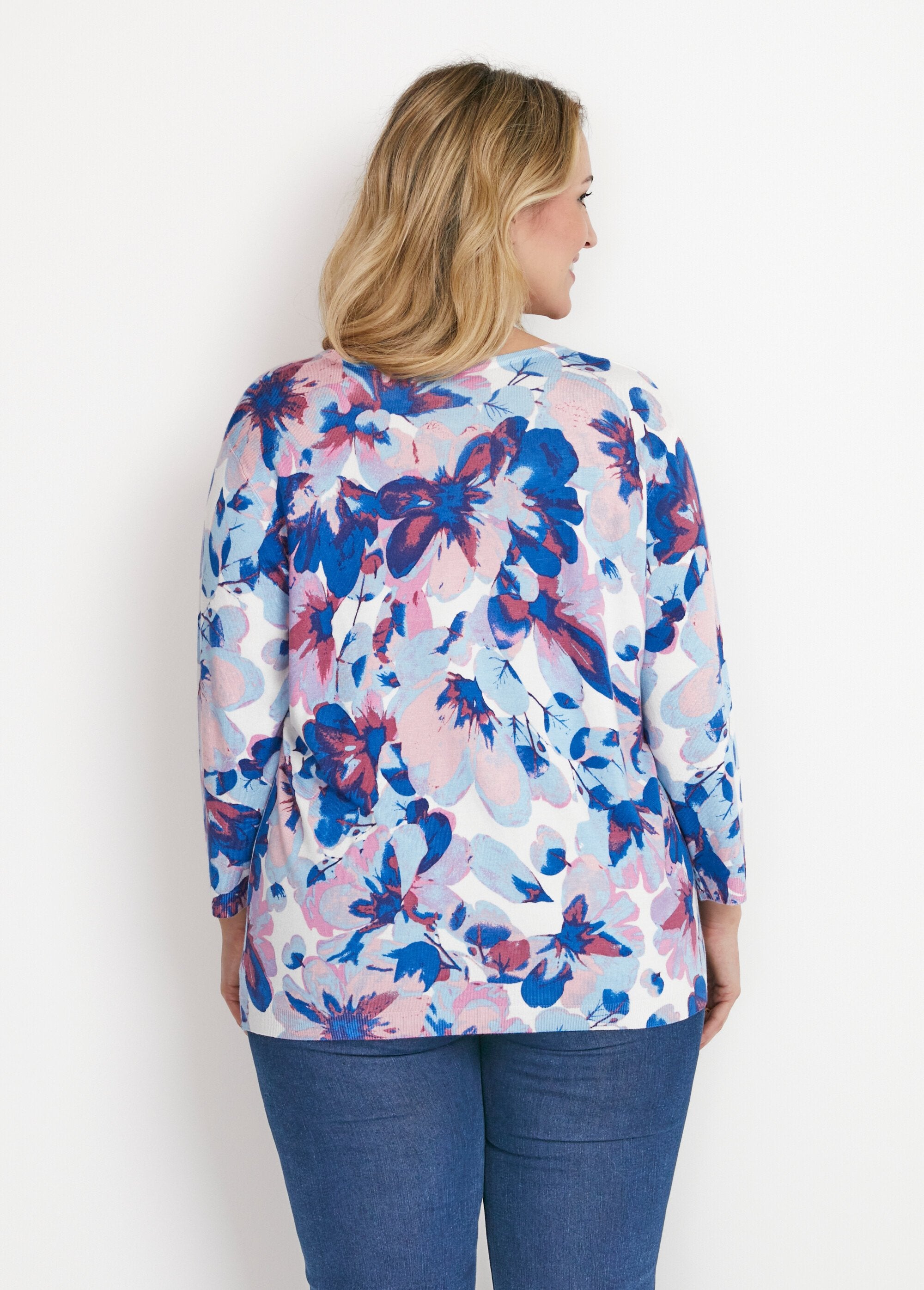 Jersey_de_manga_3/4_con_estampado_floral_azul_y_rosa_DO1_curvy