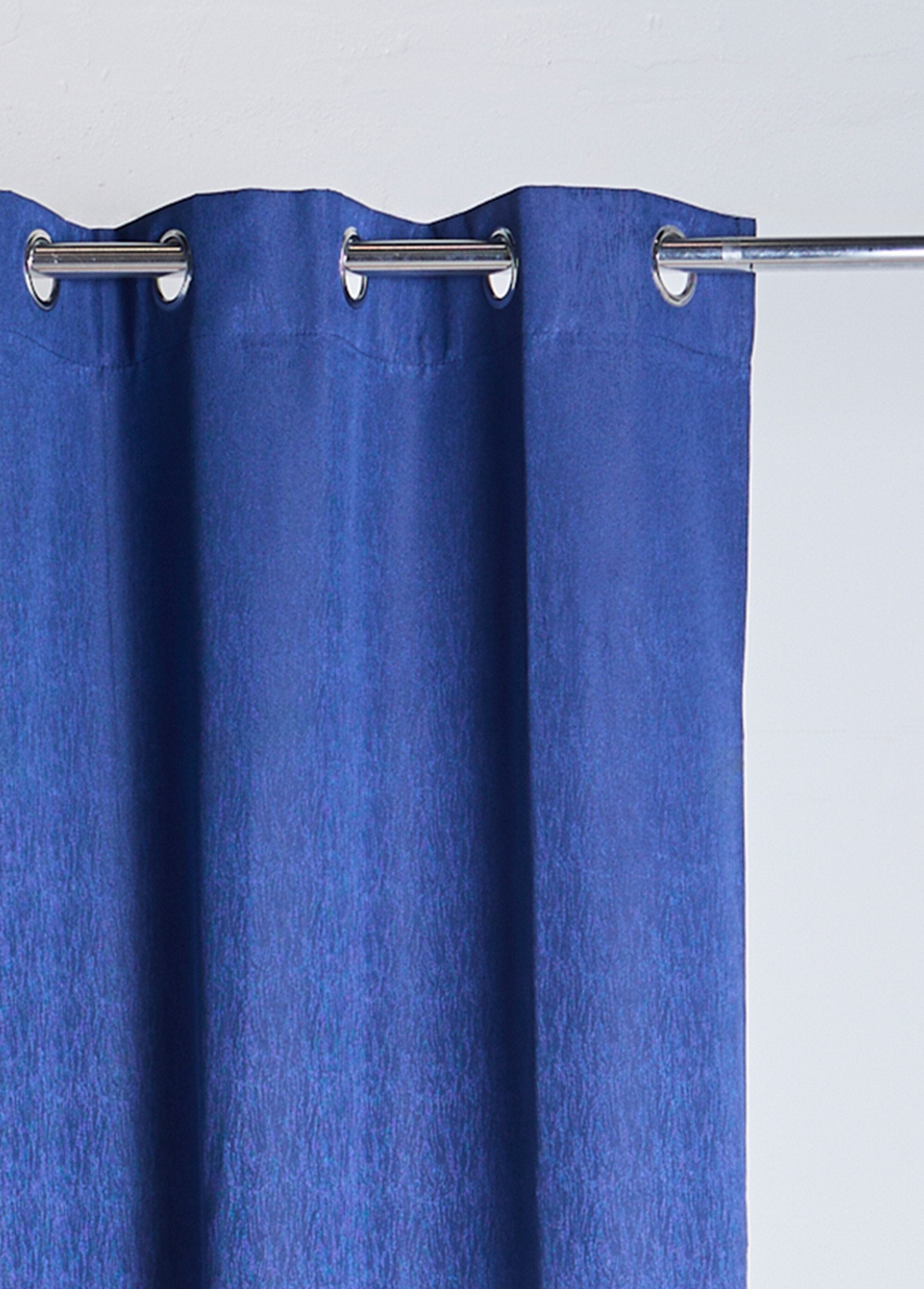 Cortina_opaca_con_estampado_de_ondas_y_ojales_Azul_marino_DE1_slim