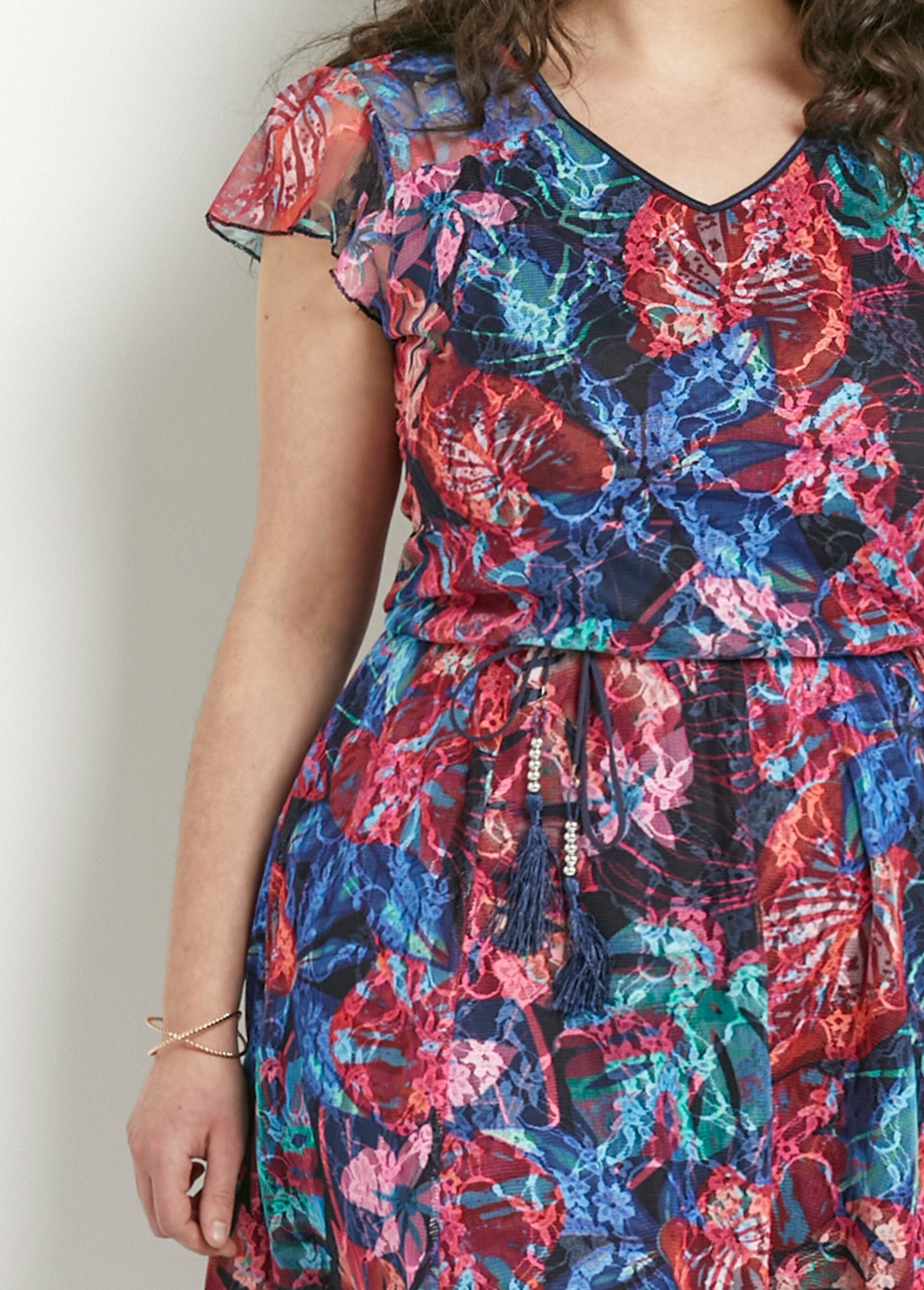 Vestido_corto_de_escote_en_V_con_encaje_estampado_Multicolor_DE1_curvy