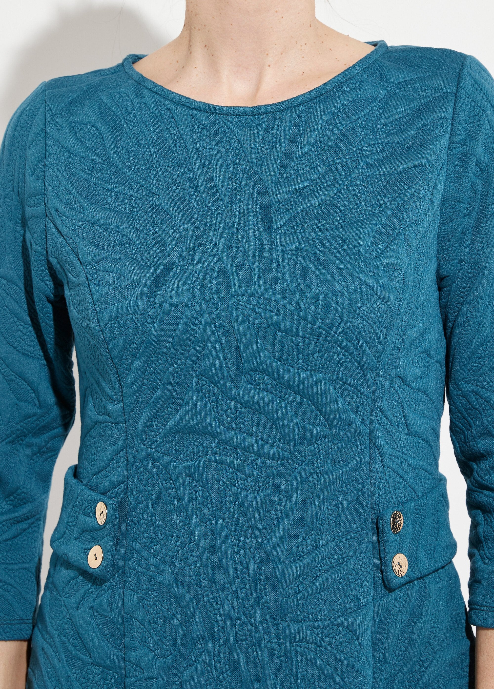 Vestido_corto,_curvo_y_con_relieve_en_jacquard._pato_azul_DE2_slim