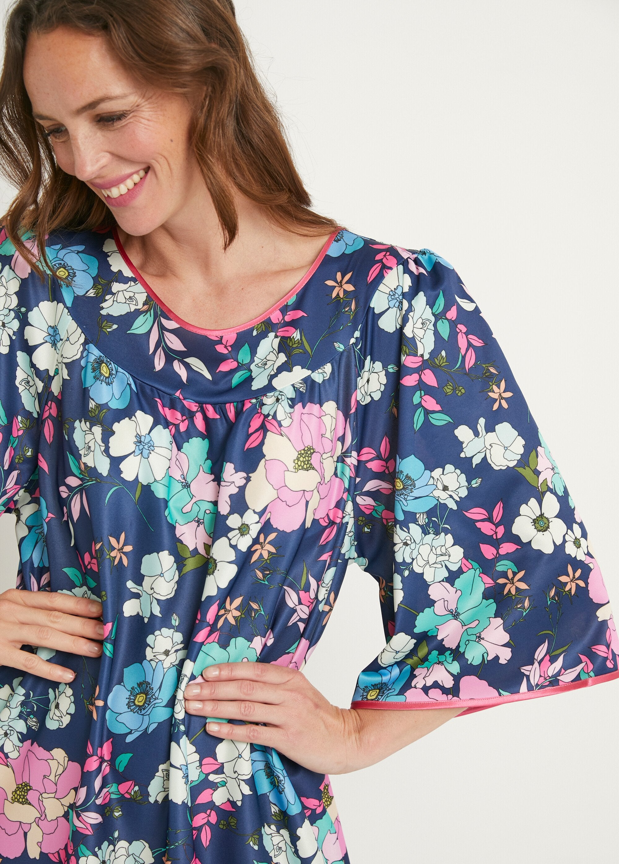 Vestido_de_azafata_de_punto_satinado_floral_antiestático_Estampado_azul_marino_DE1_slim