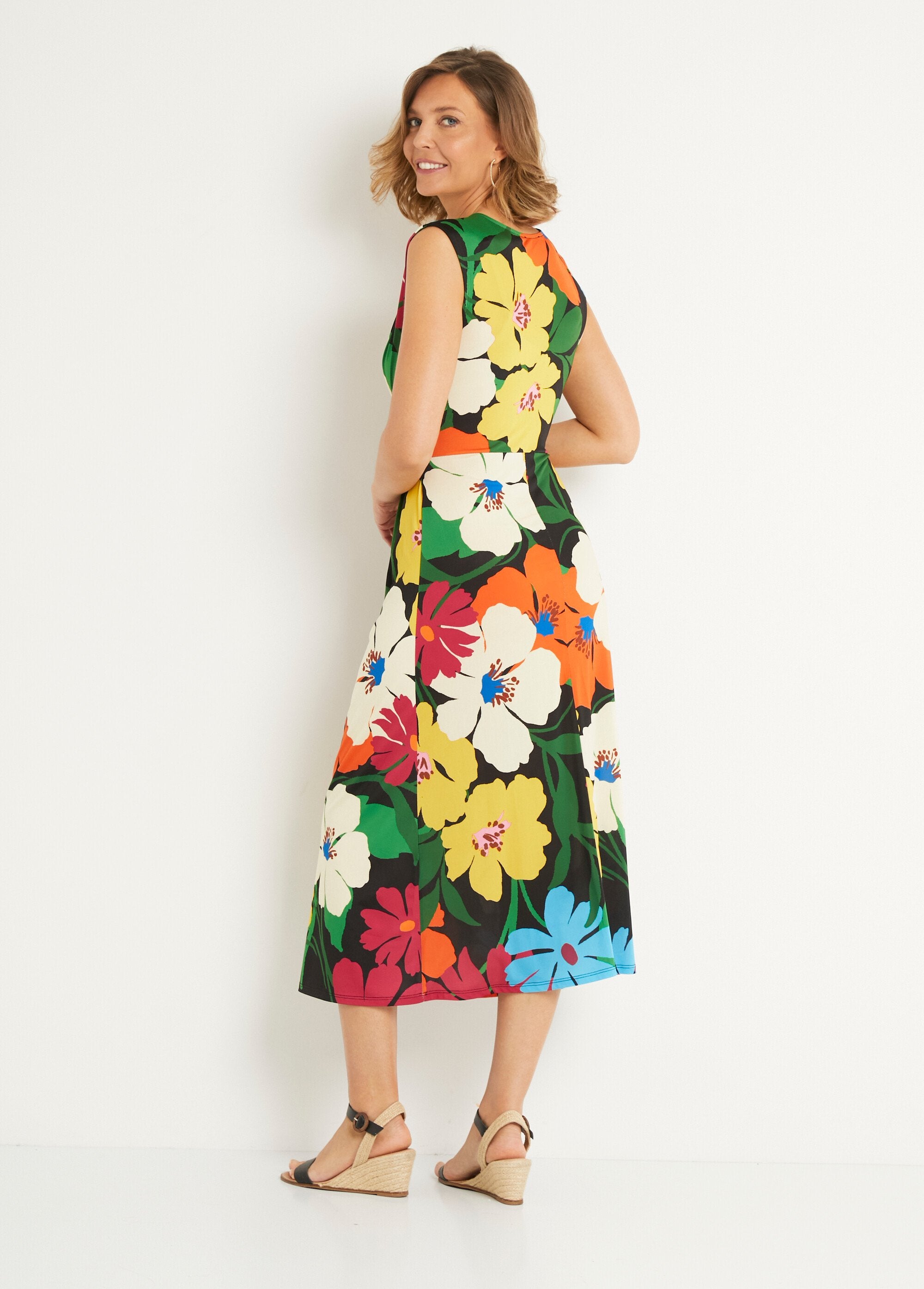 Maxi_vestido_floral_drapeado_sin_mangas_Estampados_negros_DO1_slim