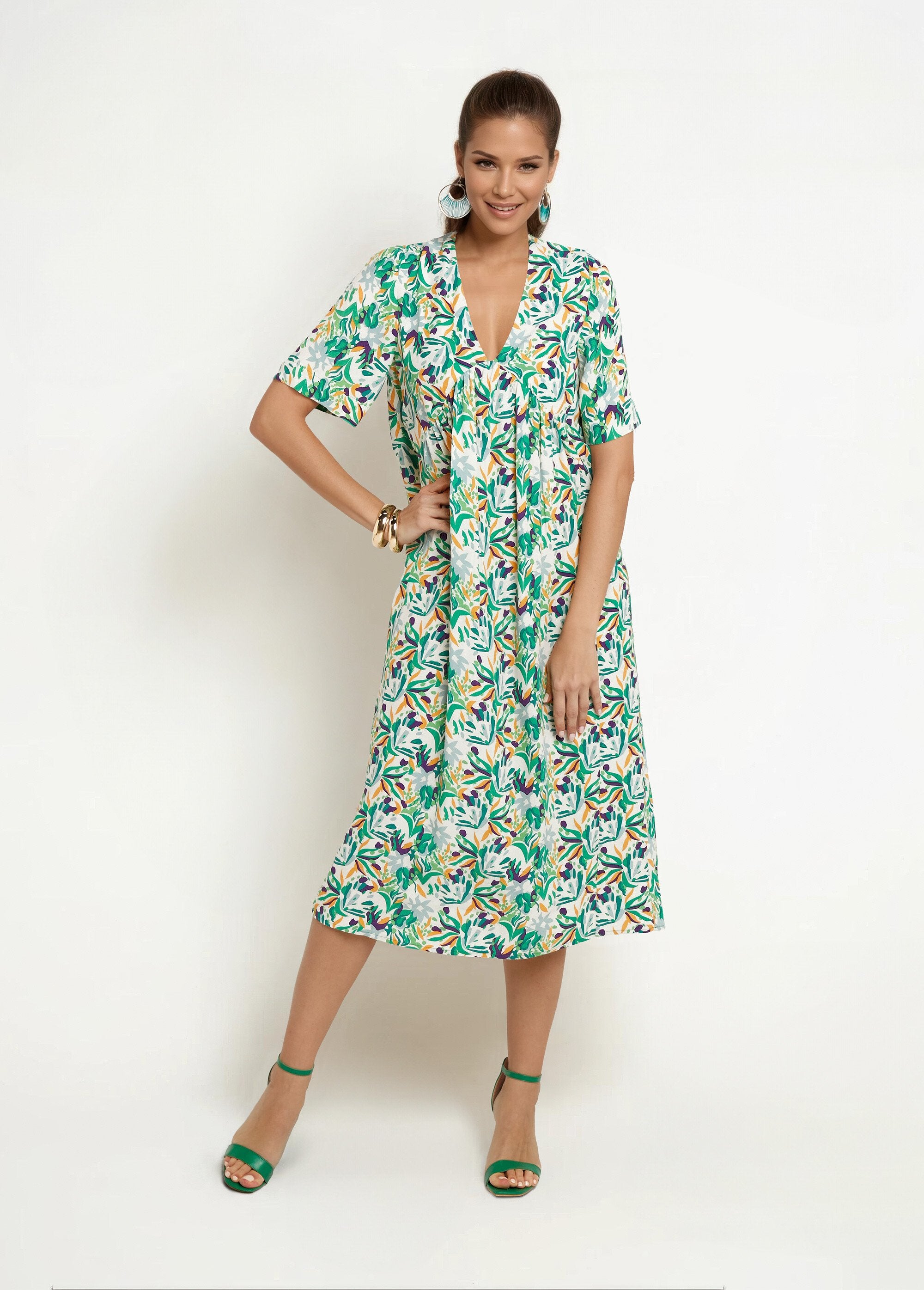 Vestido_largo_estampado_con_escote_en_pico_y_manga_corta_Estampados_verdes_FA1_slim