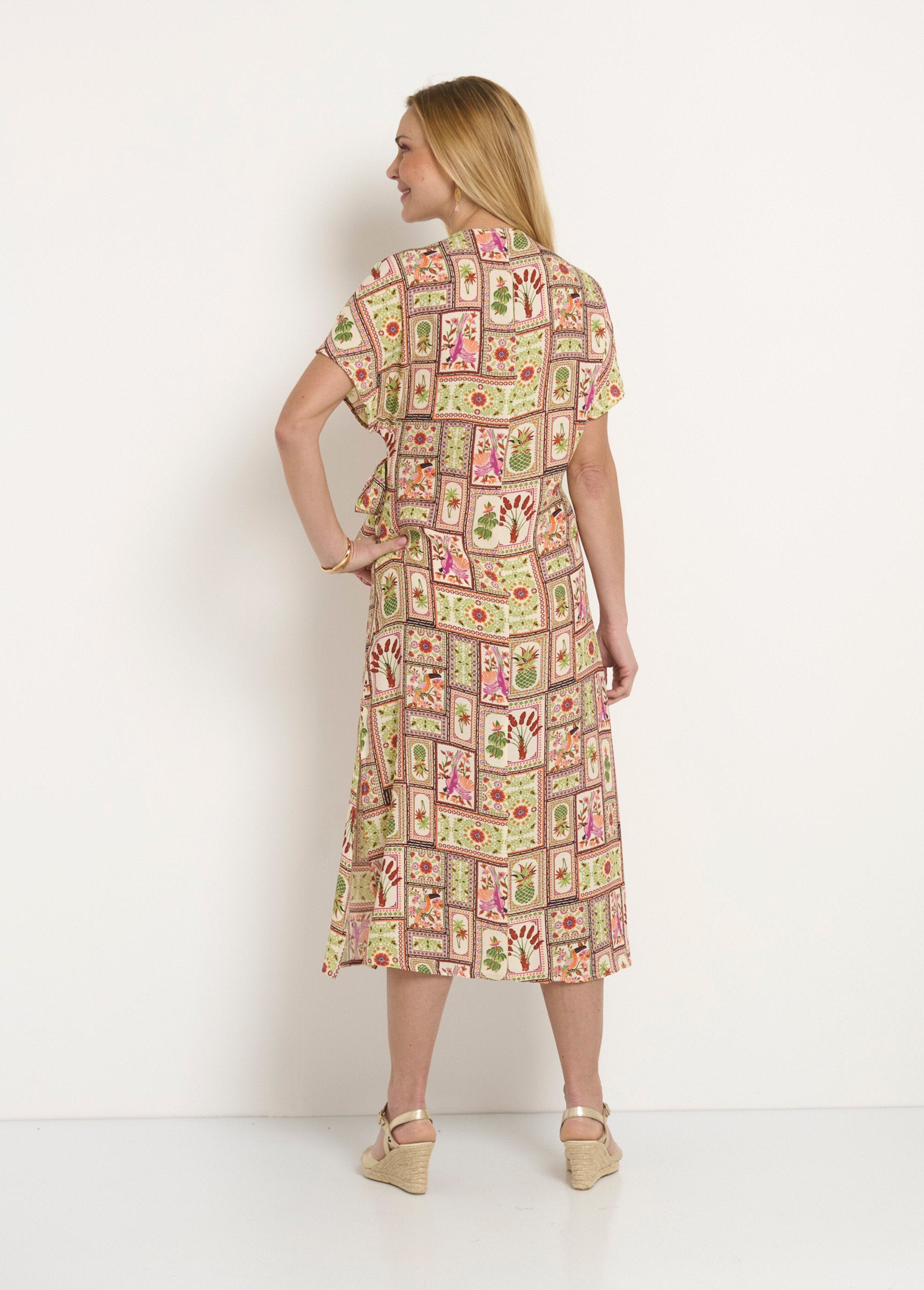 Vestido_largo_estampado_con_escote_cruzado_Estampados_verdes_DO1_slim