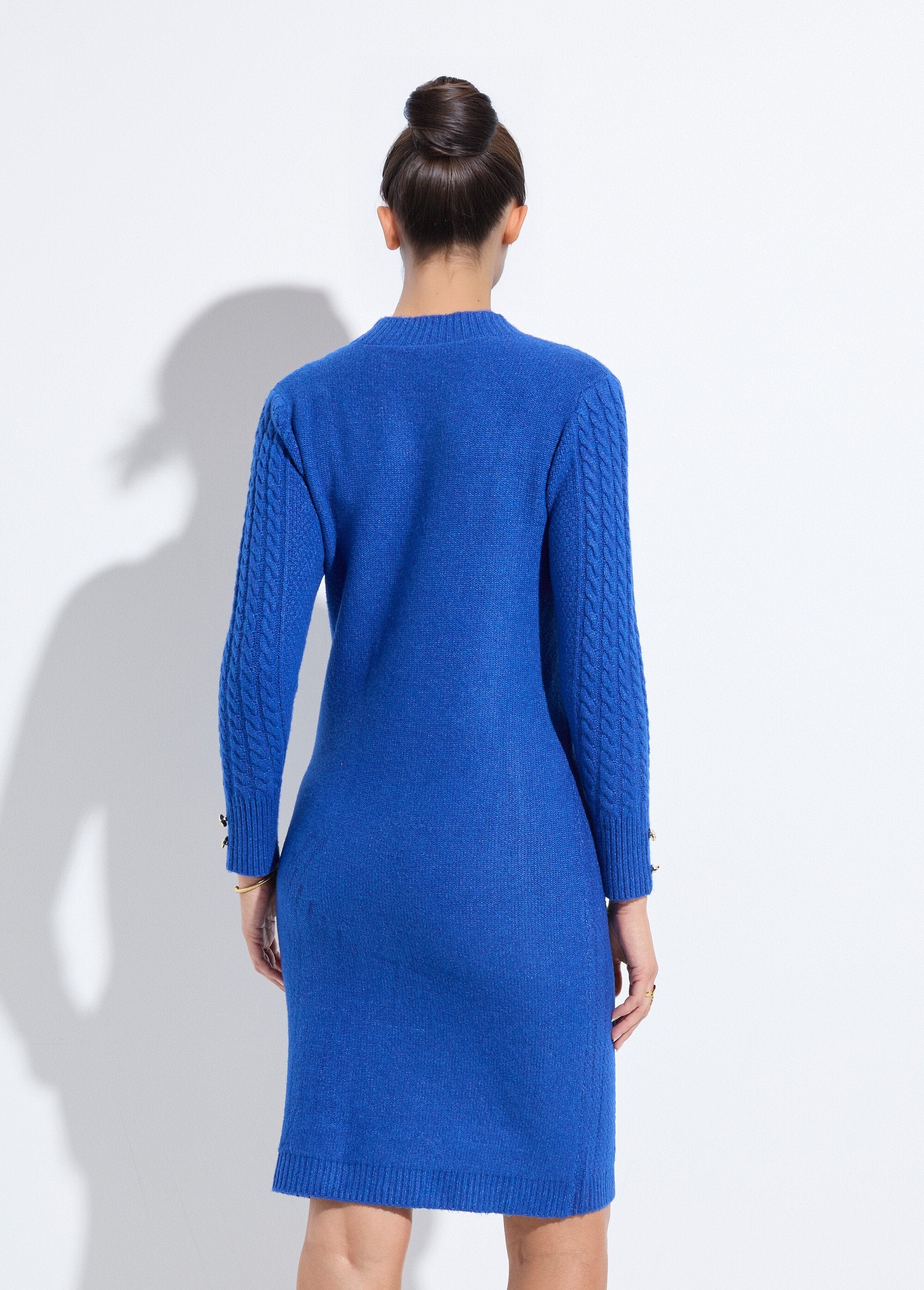 Vestido_corto_de_punto_liso_con_cuello_redondo_Azul_DO1_slim