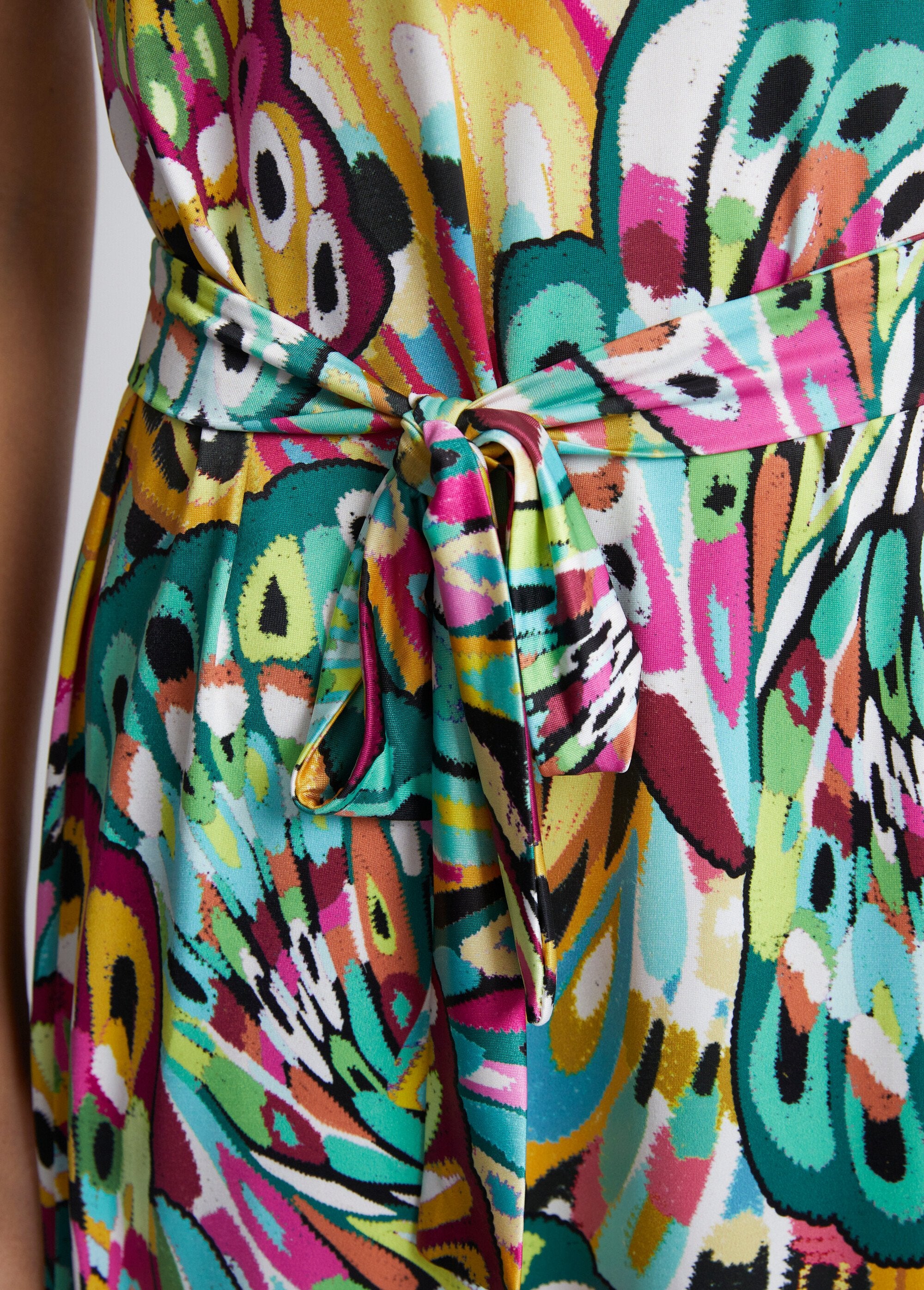 Vestido_túnica_corto_estampado_con_cuello_en_V_verde_y_rosa_DE3_slim