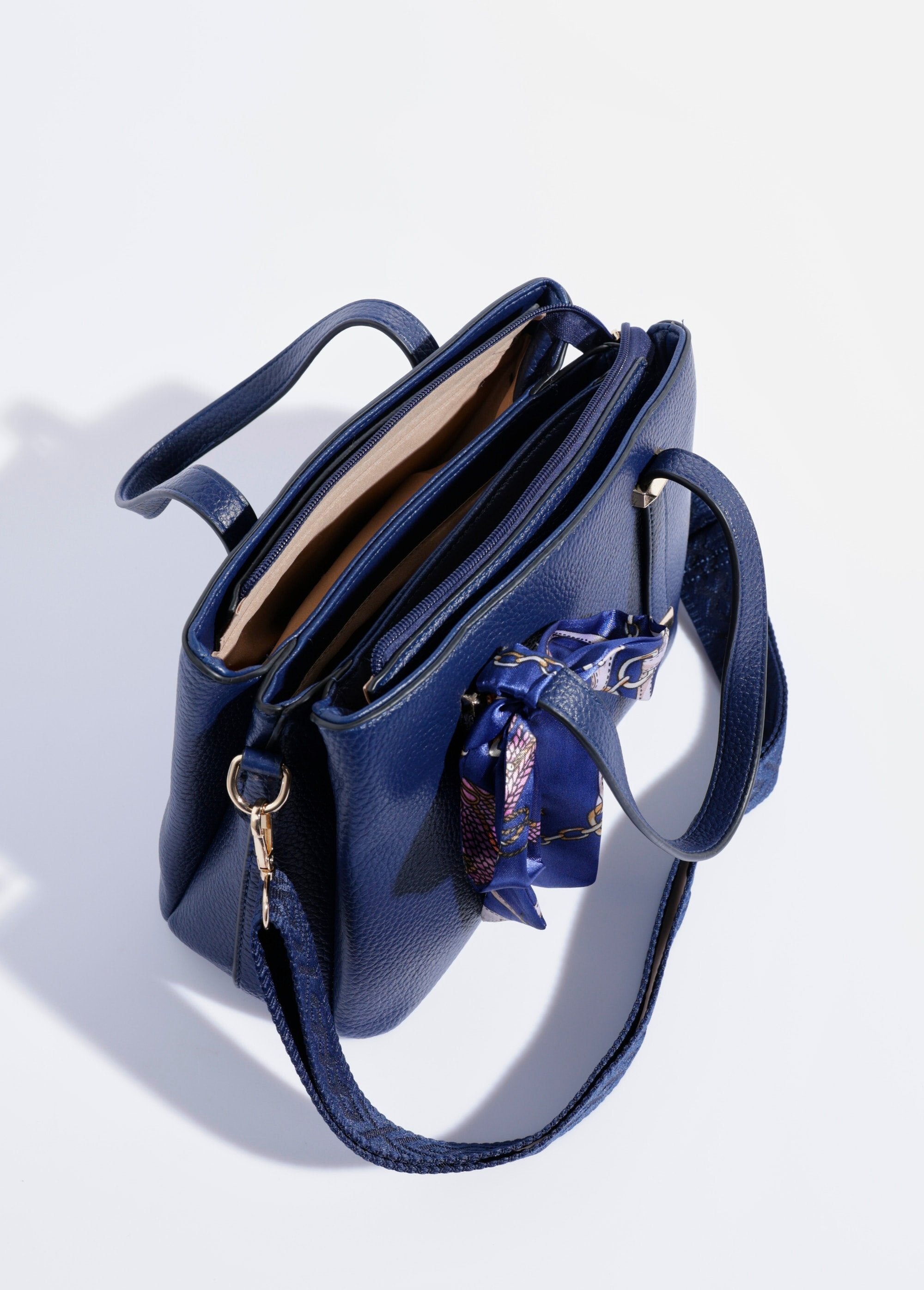 Bolso_para_llevar_al_hombro_o_en_la_mano._Beige_DE1_slim