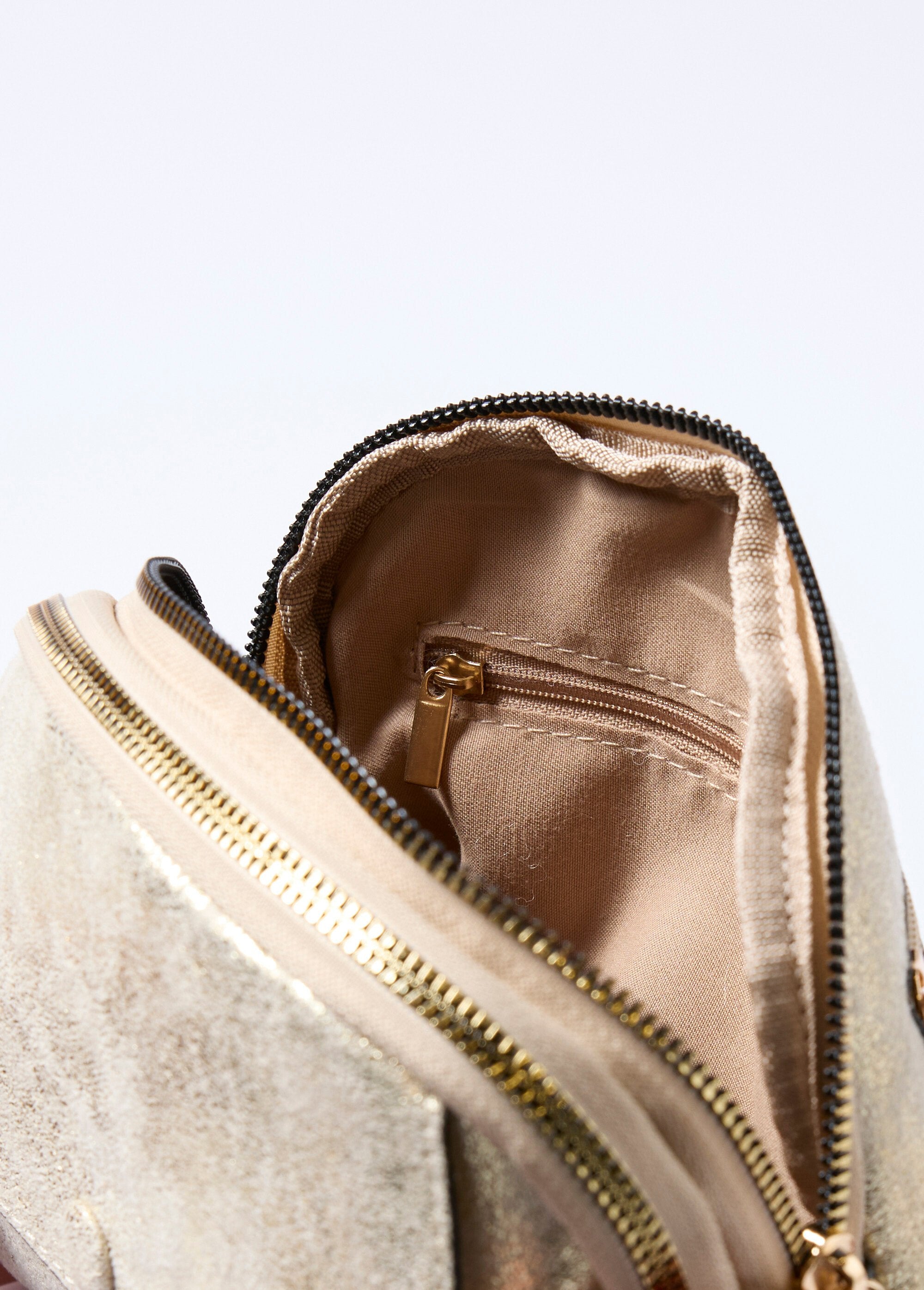 Bolso_elegante_de_piel_sintética_con_bandolera_Dorado_DE1_slim