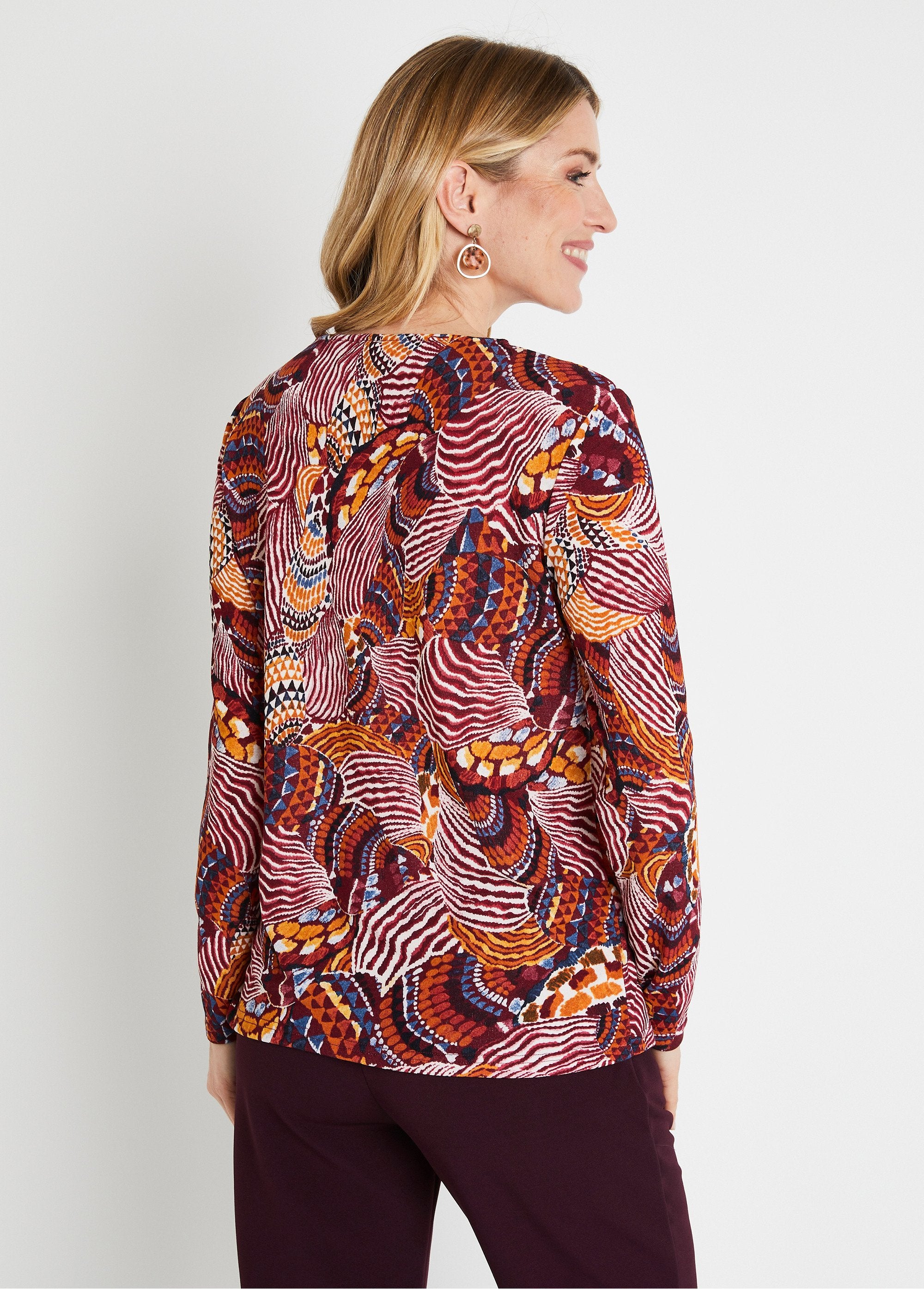 Camiseta_de_cuello_redondo_con_estampado_patchwork_Burdeos_y_miel_DO1_slim