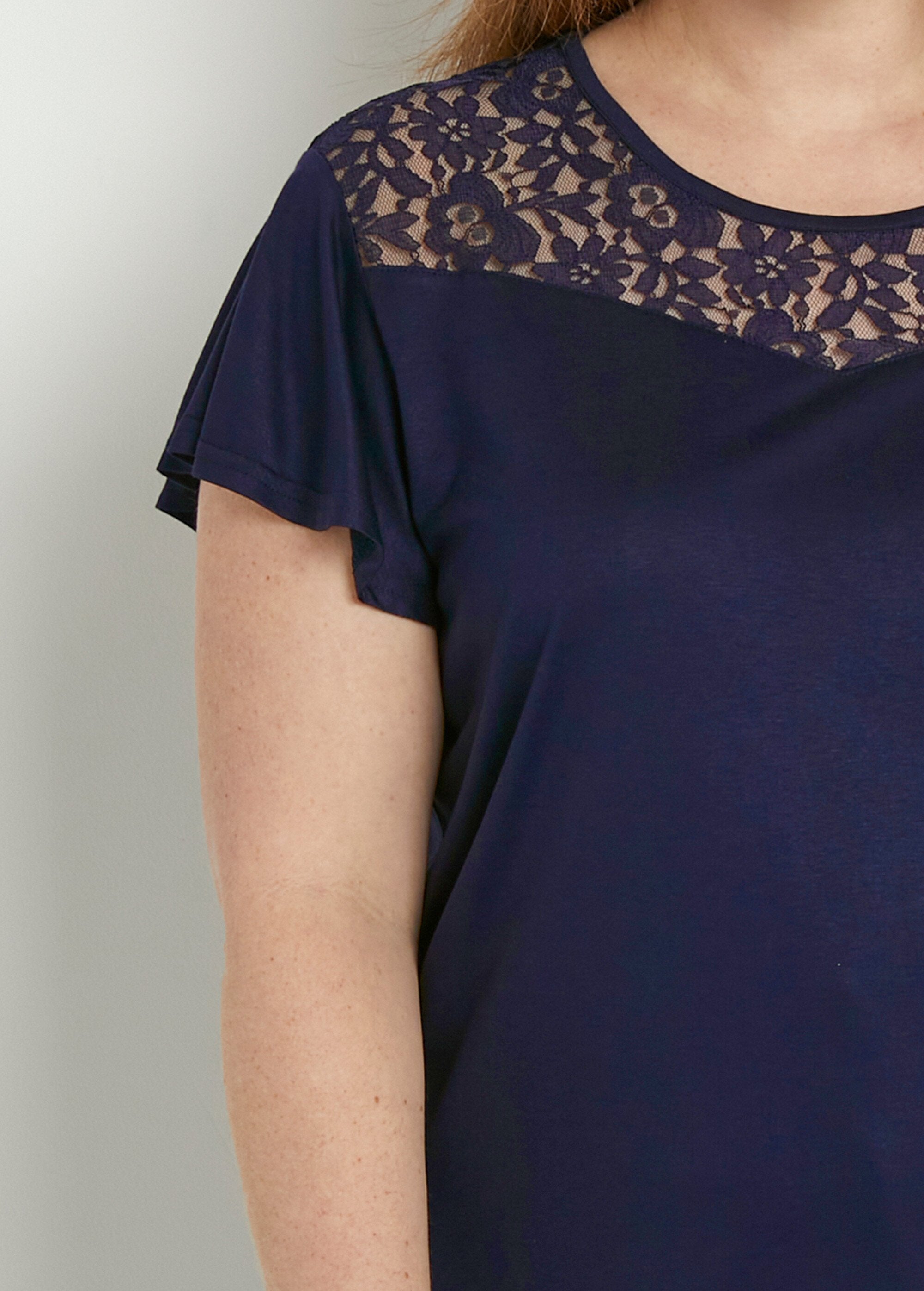 Camiseta_de_encaje_de_manga_corta_Marina_DE1_curvy