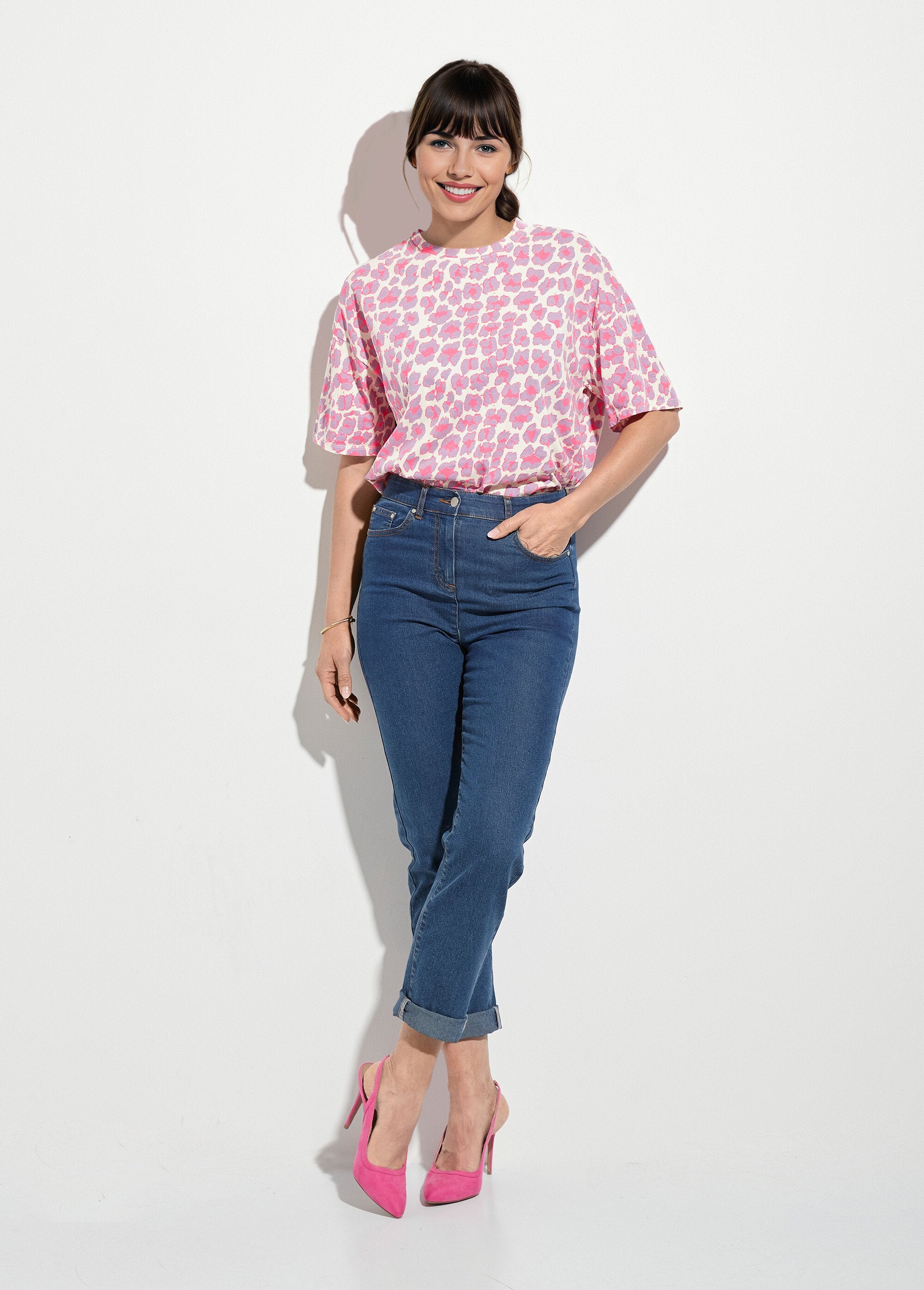 Camiseta_de_manga_corta_con_estampado_de_leopardo_neón_morado_y_rosa_SF1_slim