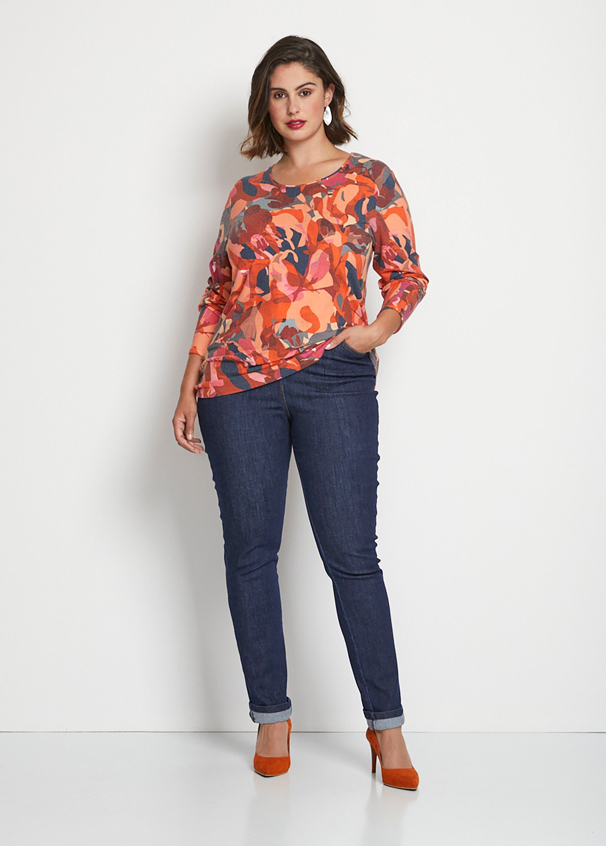 Camiseta_estampada_de_manga_larga_Grosella_negra_y_gris_SF1_curvy