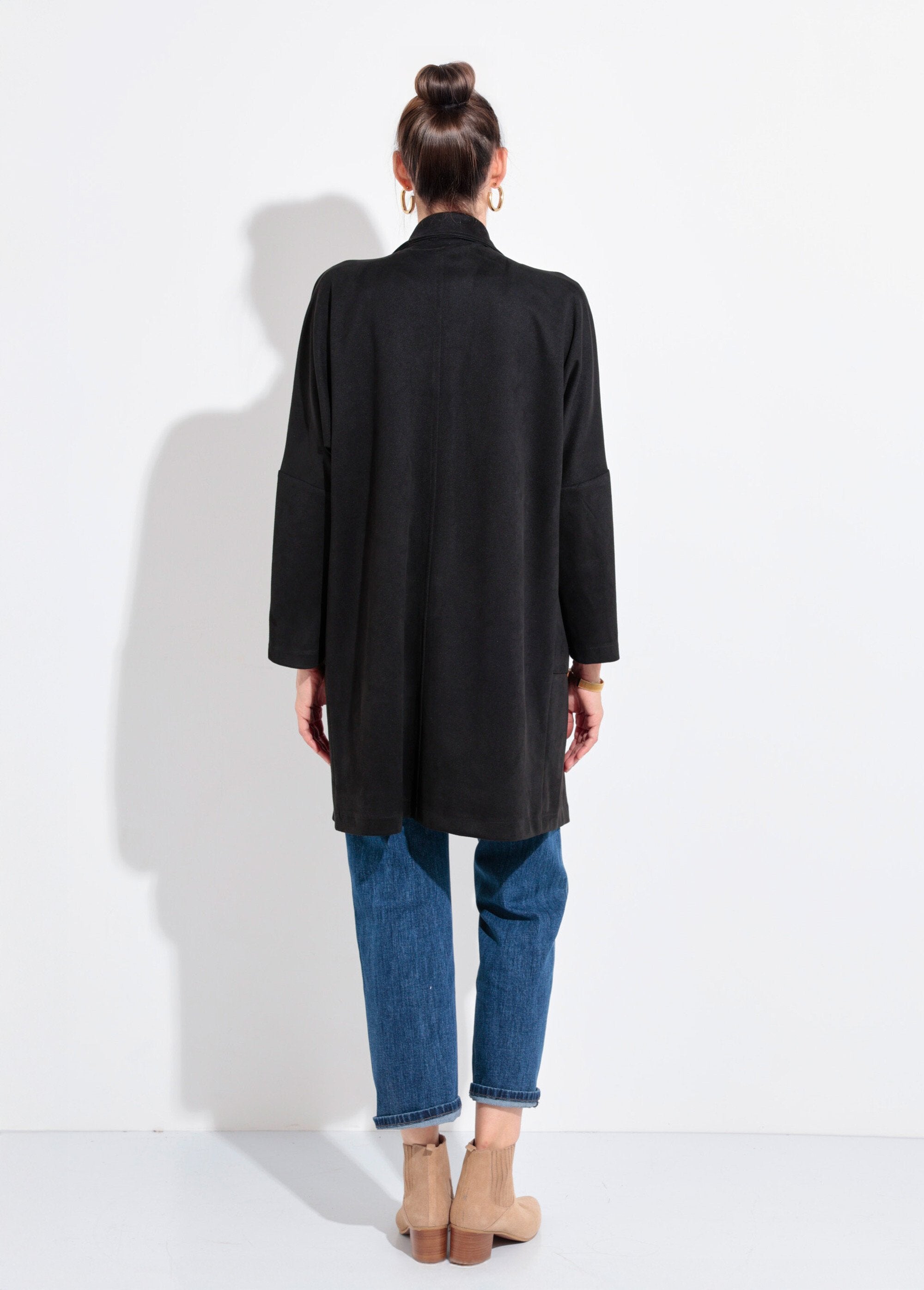 Gabardina_larga,_suave_y_cruzada_Negro_DO1_slim