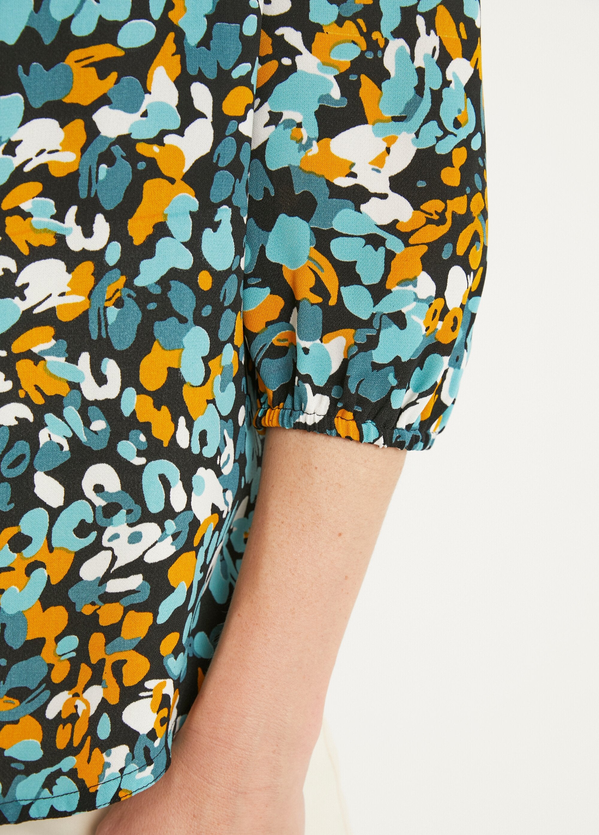 Túnica_larga_y_holgada_con_botones_Verde_DE3_slim